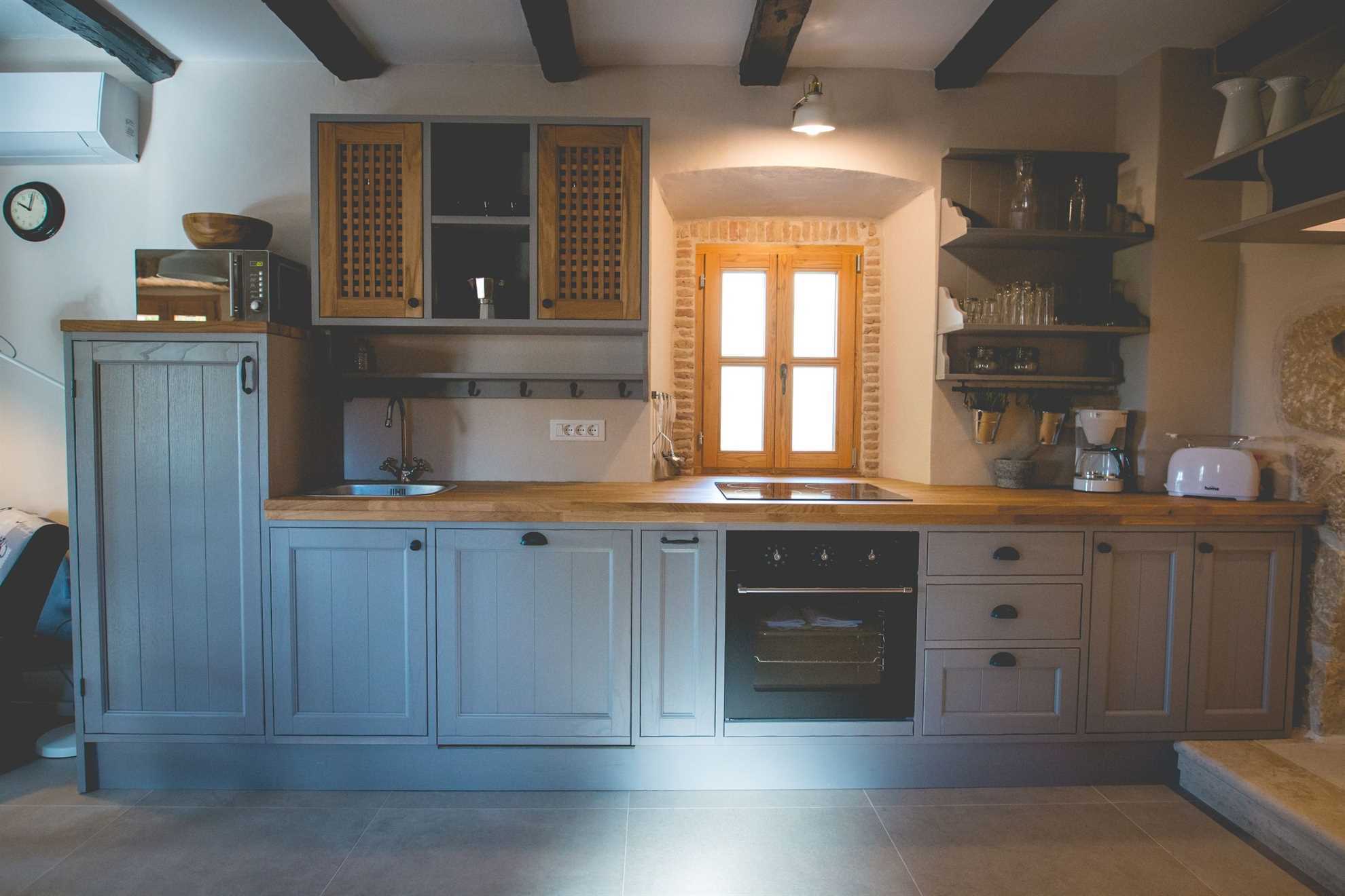 Rustikales Ferienhaus Jela mit Swimmingpool