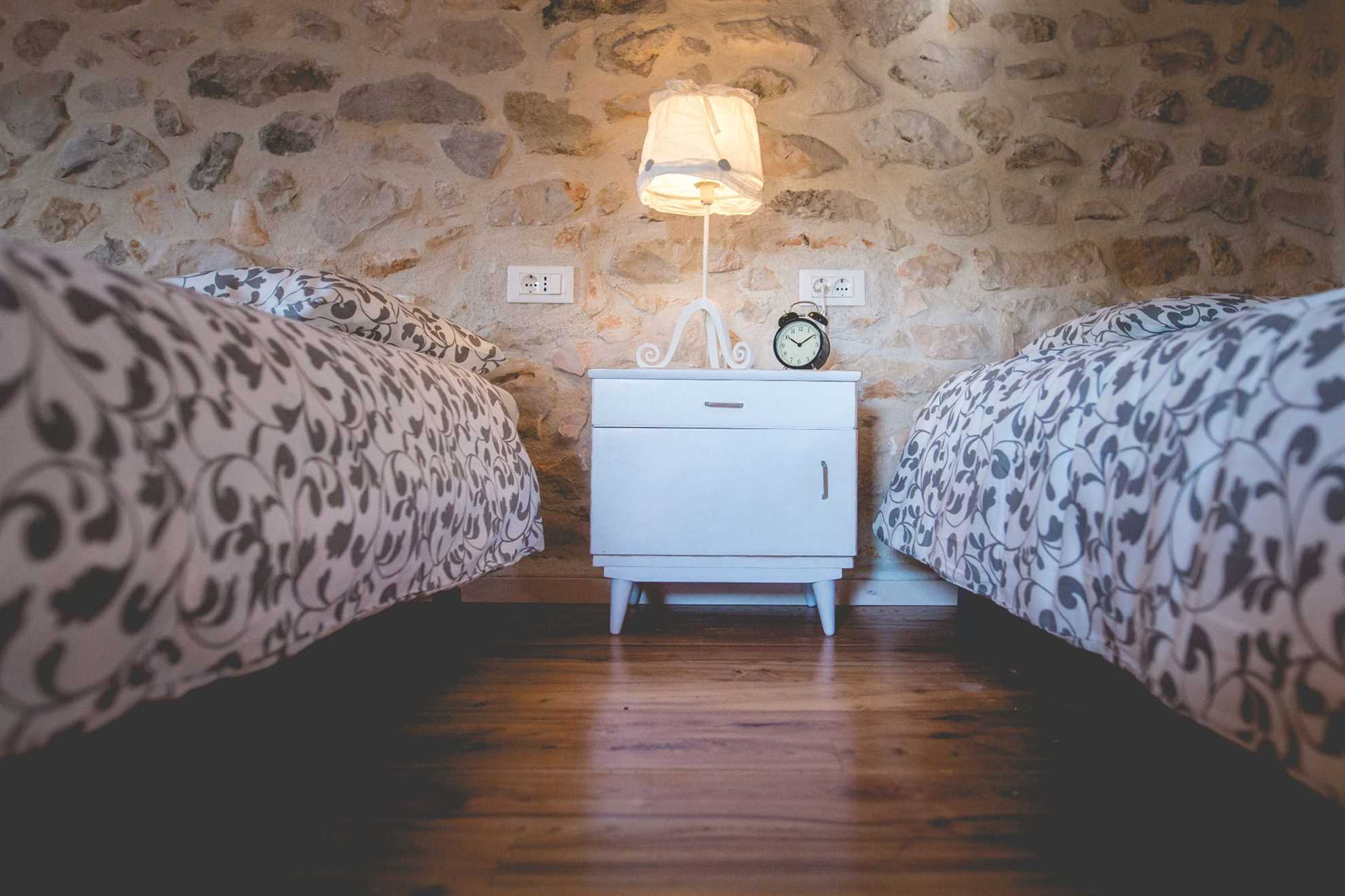 Rustikales Ferienhaus Jela mit Swimmingpool