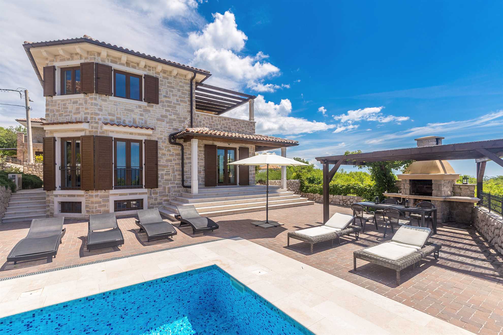 Villa CAVALLO s bazenom i pogledom na more