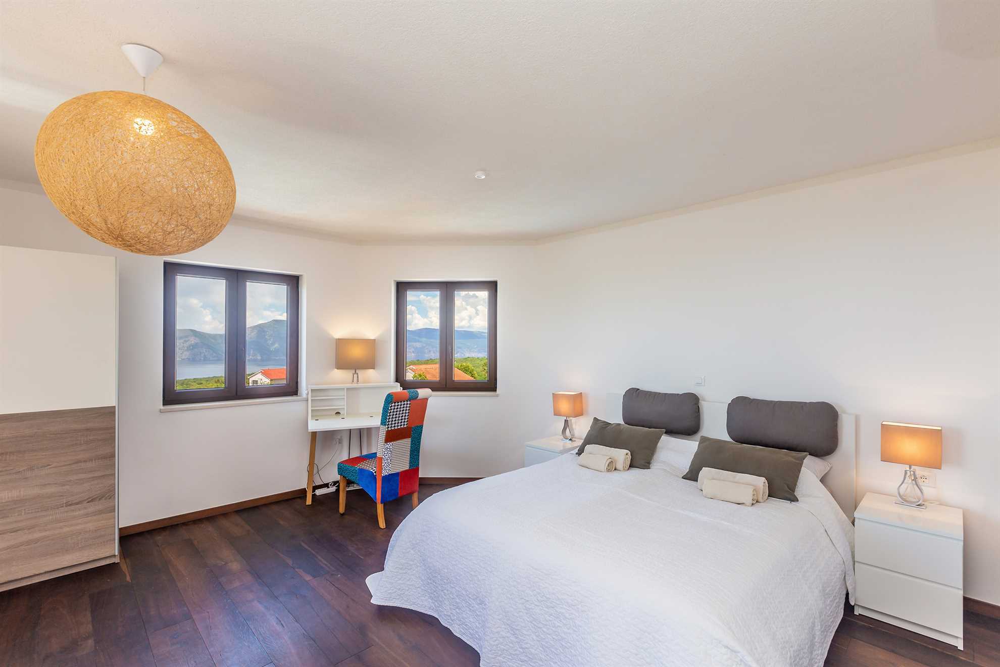 Villa CAVALLO s bazenom i pogledom na more