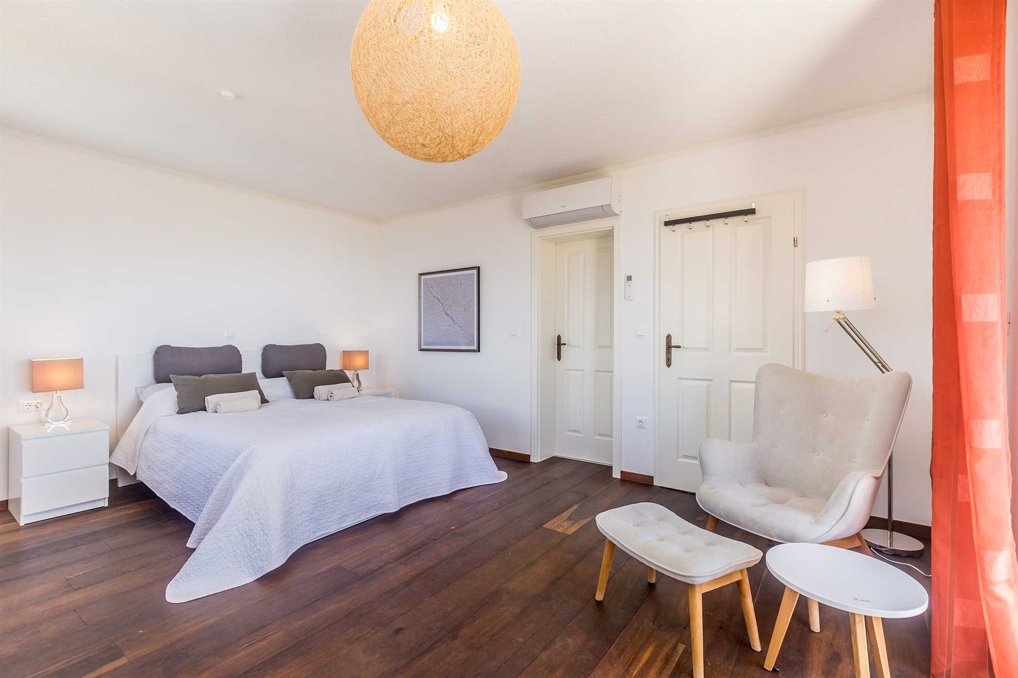 Villa CAVALLO s bazenom i pogledom na more