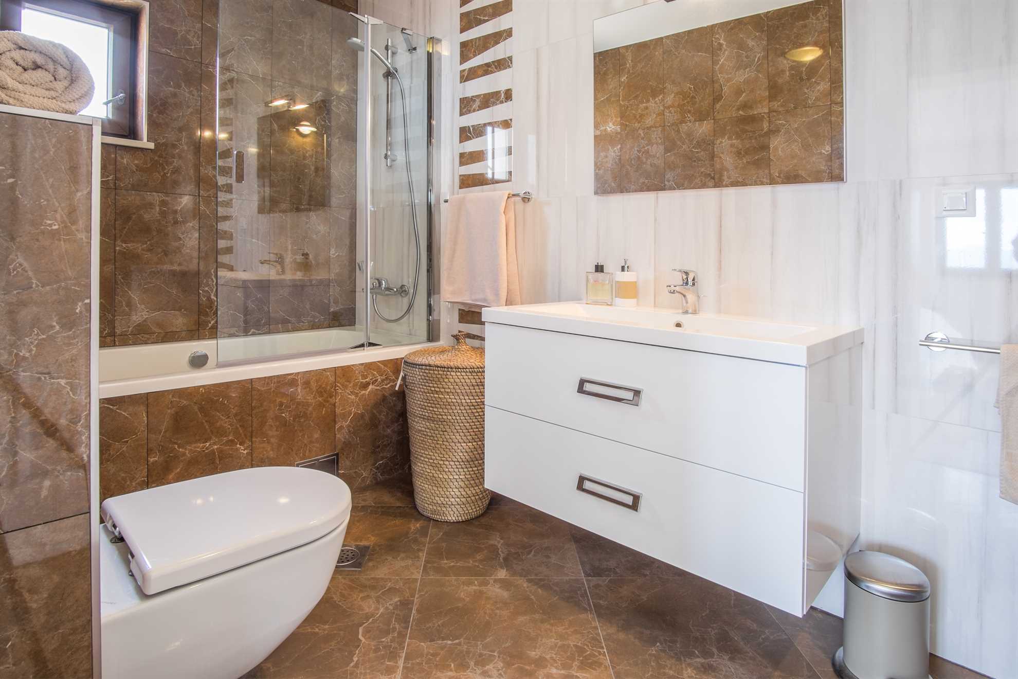 Villa CAVALLO s bazenom i pogledom na more