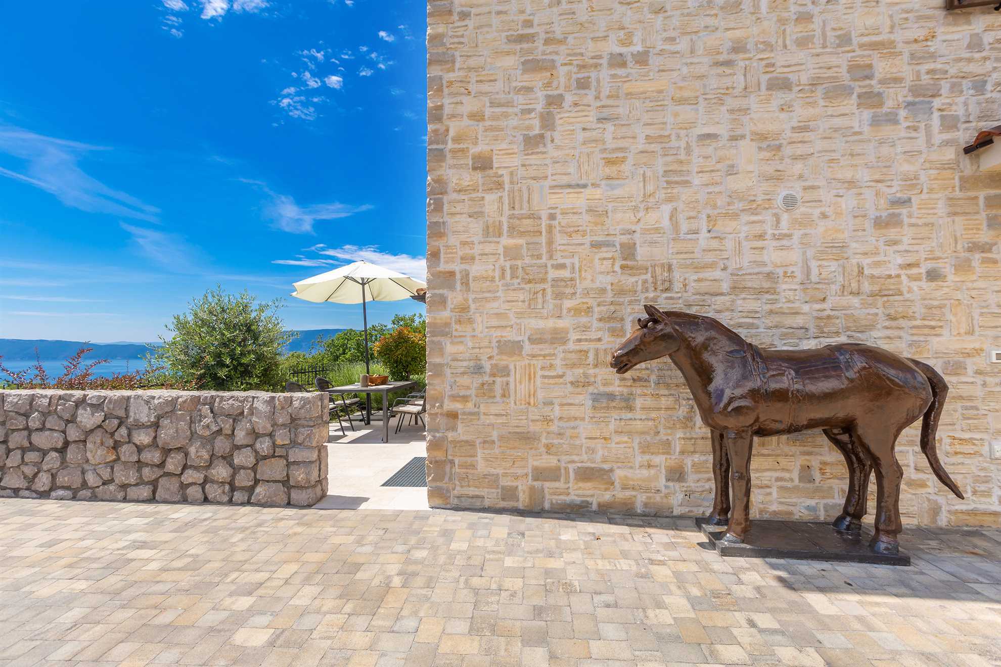 Villa CAVALLO s bazenom i pogledom na more