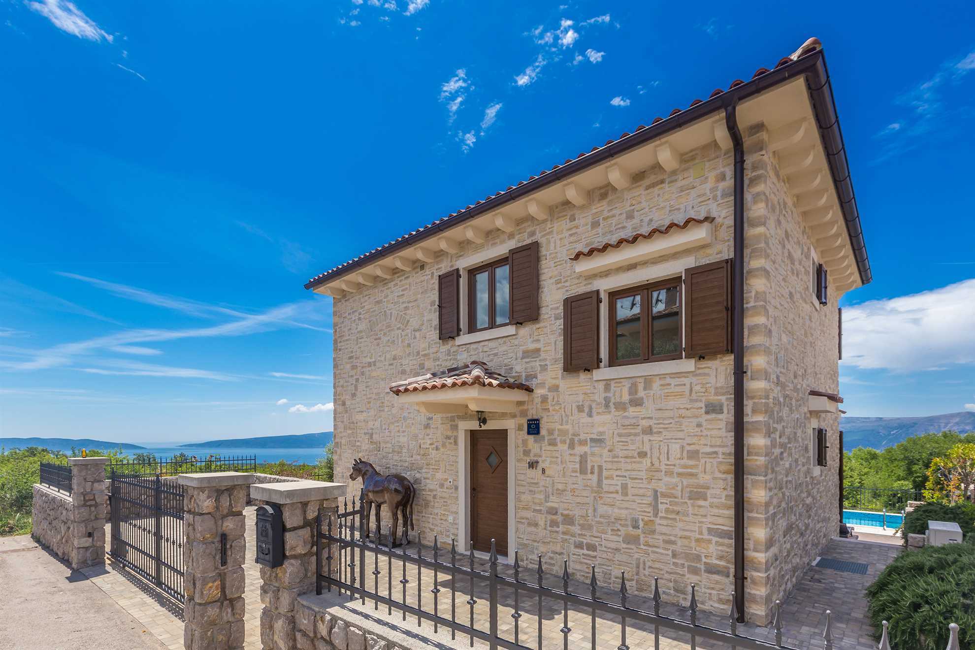 Villa CAVALLO s bazenom i pogledom na more