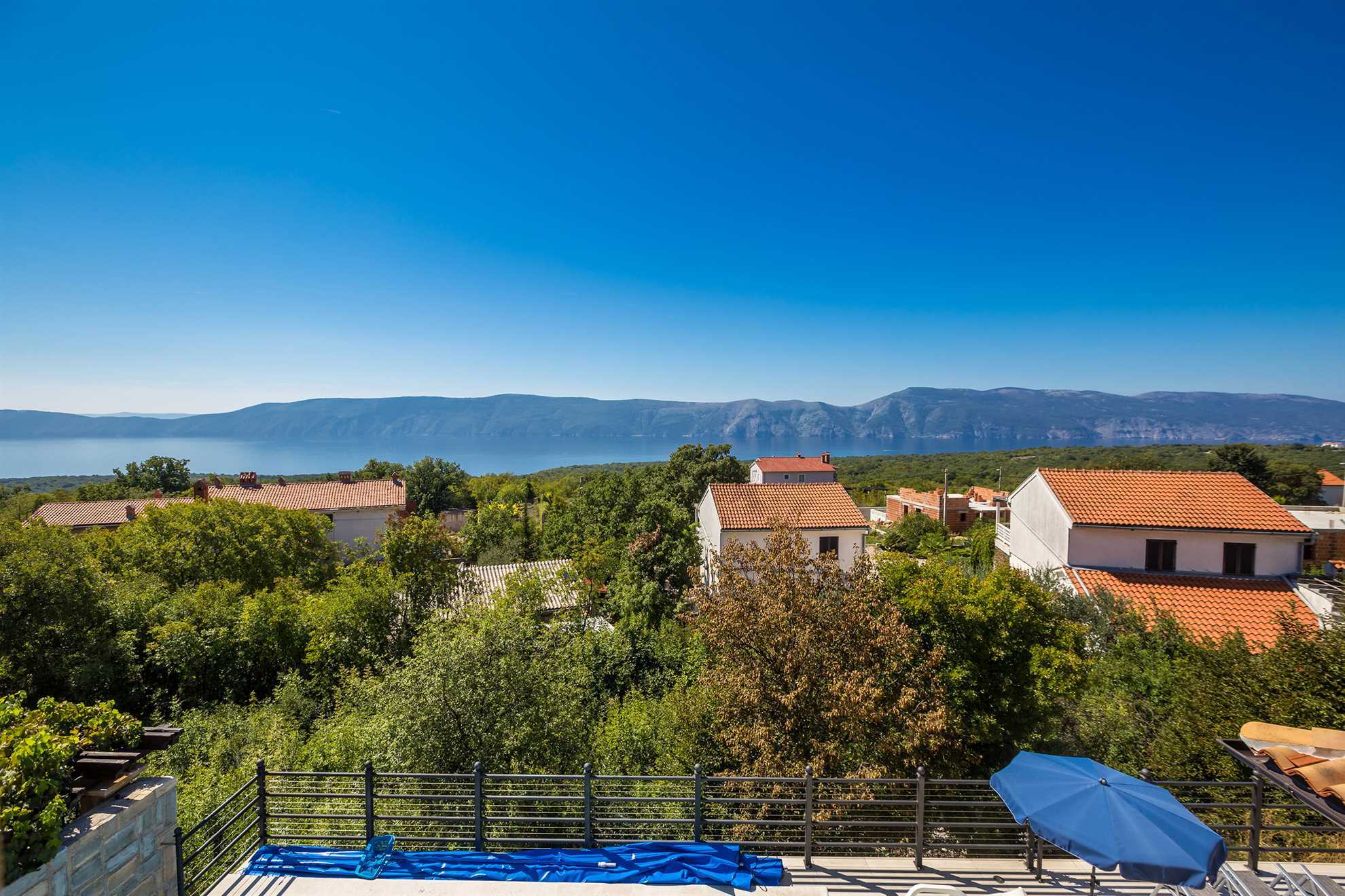 Villa LURDA mit herrlichem Meerblick und beheiztem Pool