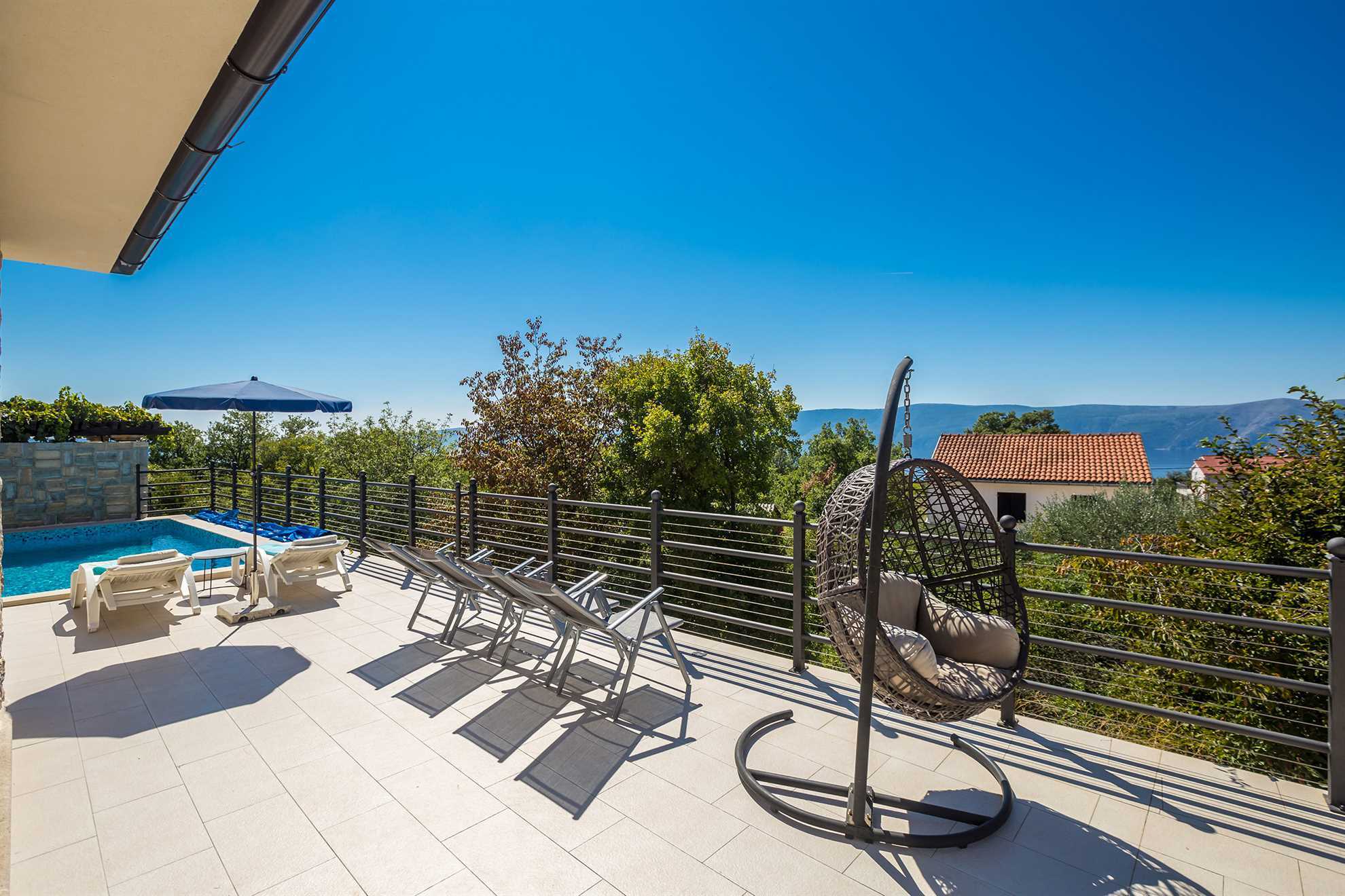 Villa LURDA mit herrlichem Meerblick und beheiztem Pool