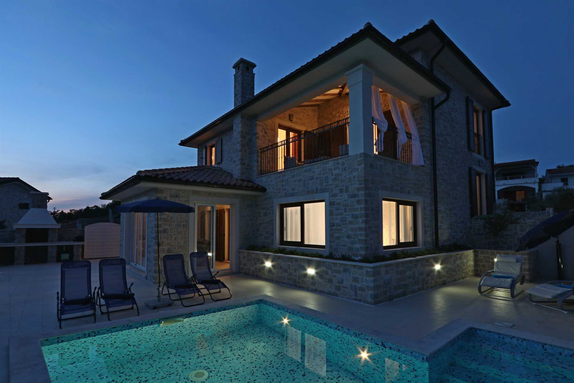 Villa LURDA mit herrlichem Meerblick und beheiztem Pool