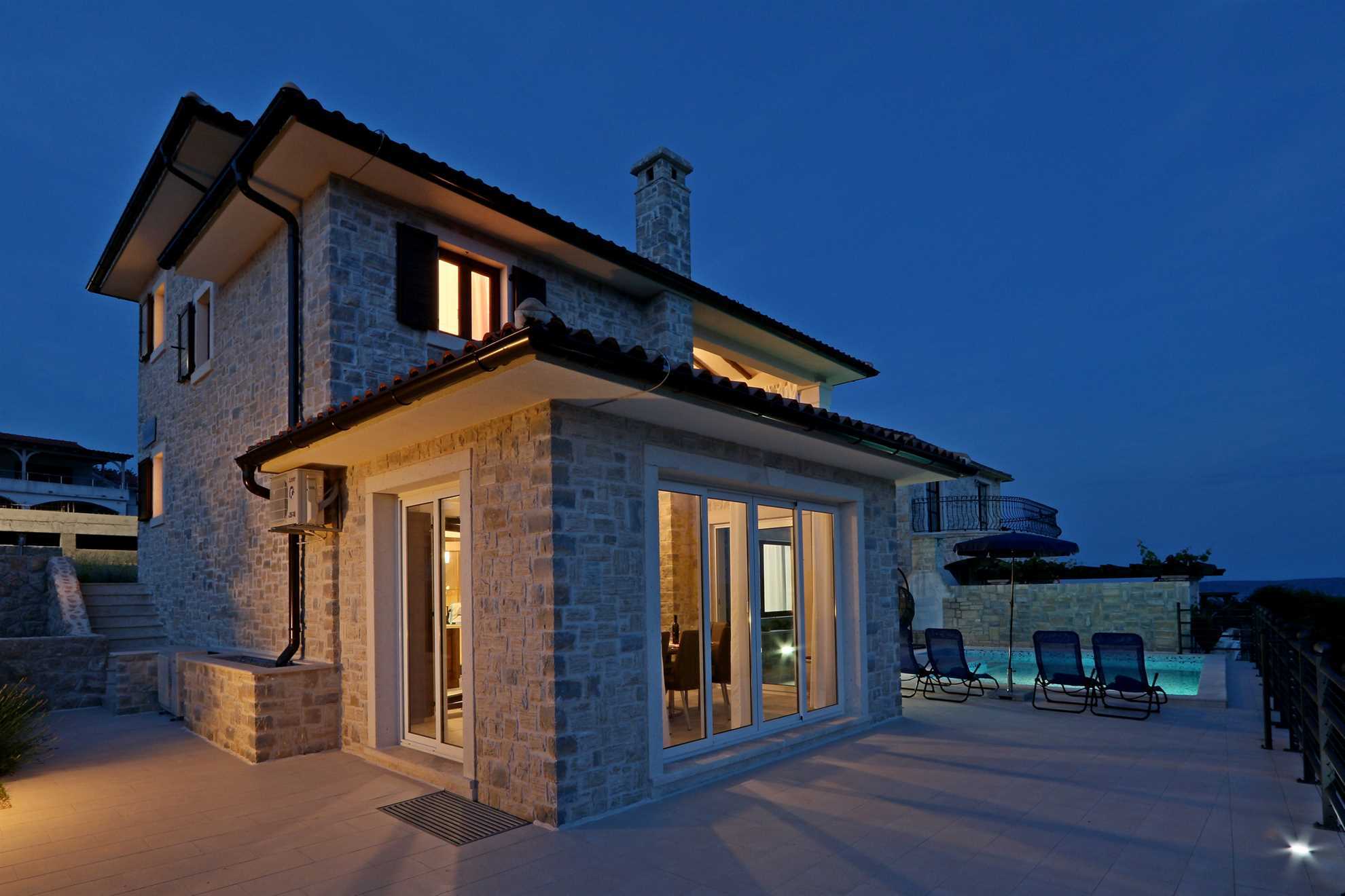 Villa LURDA mit herrlichem Meerblick und beheiztem Pool