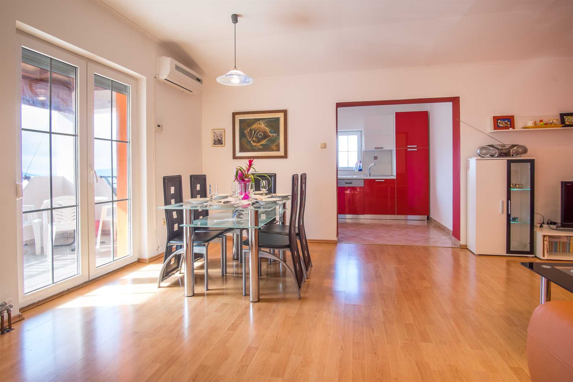 Apartment JENNY 1 with pool and sea view