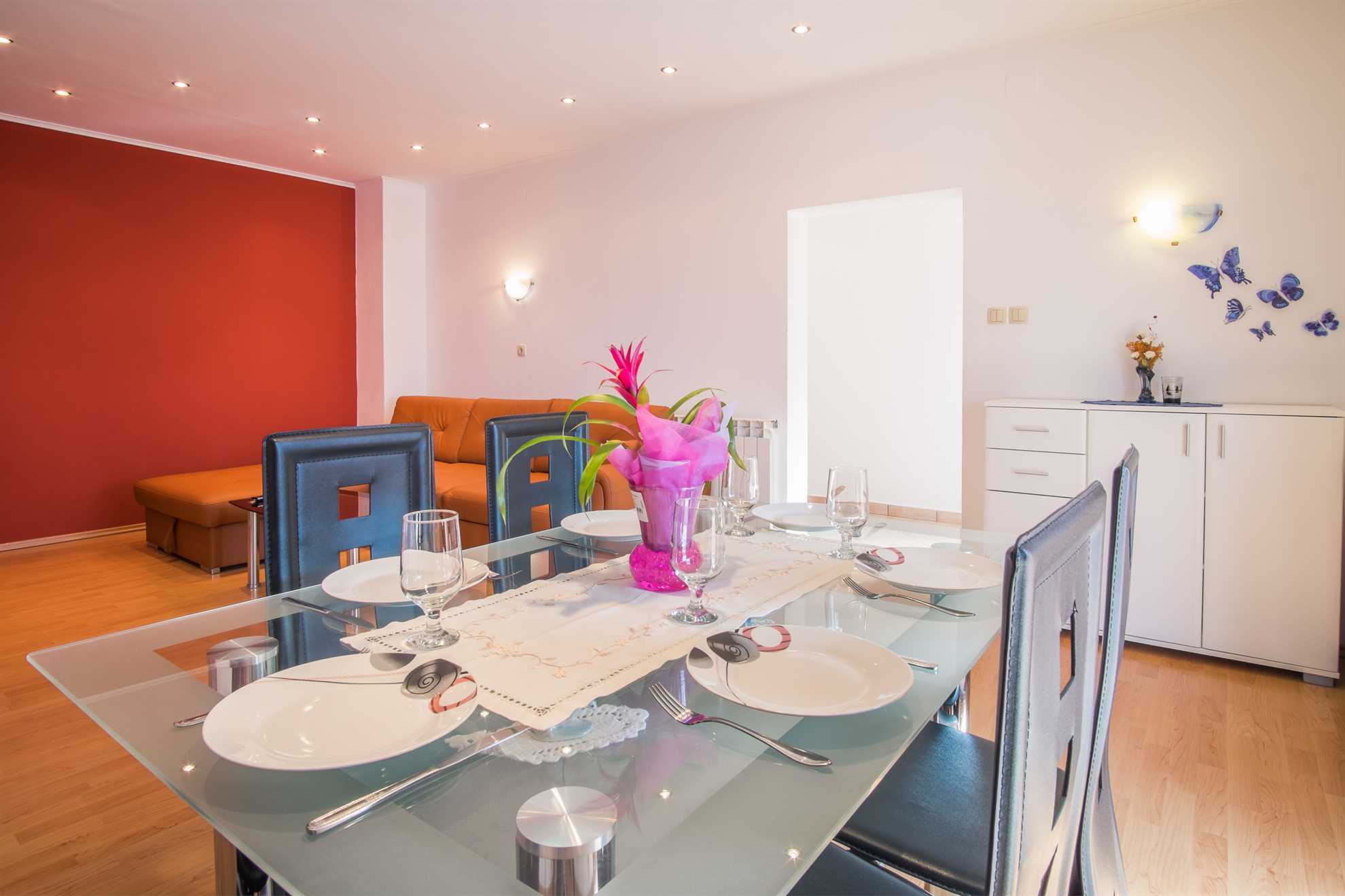 Apartment JENNY 1 with pool and sea view