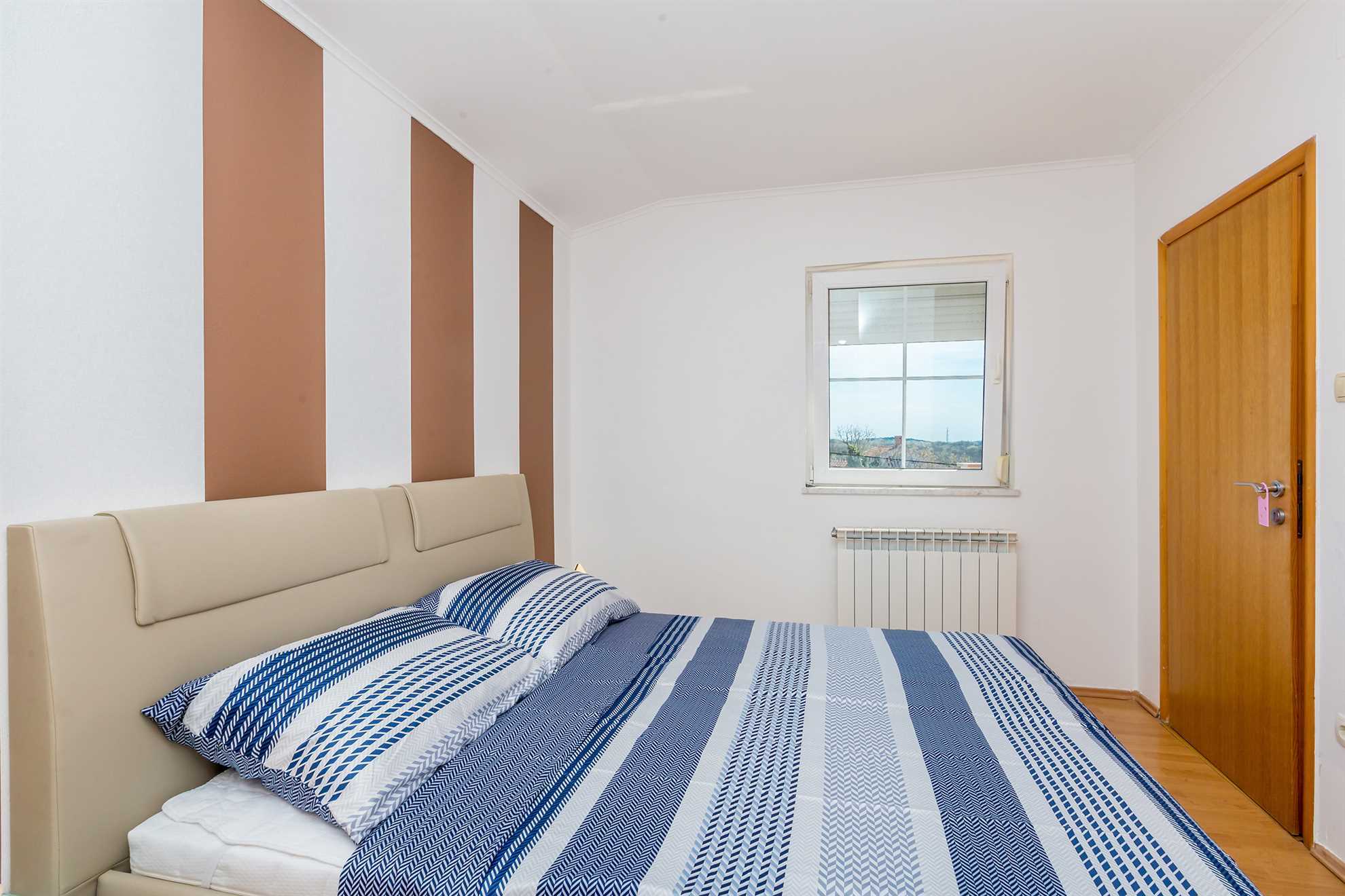 Apartment JENNY 1 with pool and sea view