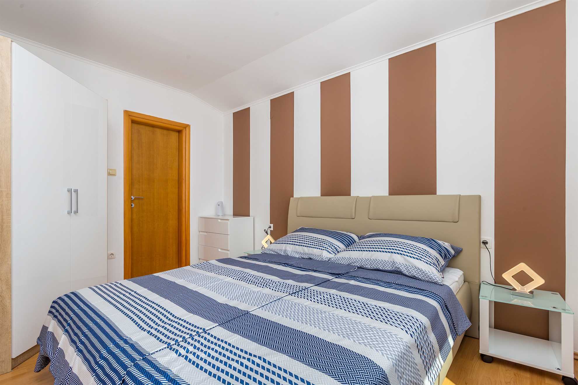 Apartment JENNY 1 with pool and sea view