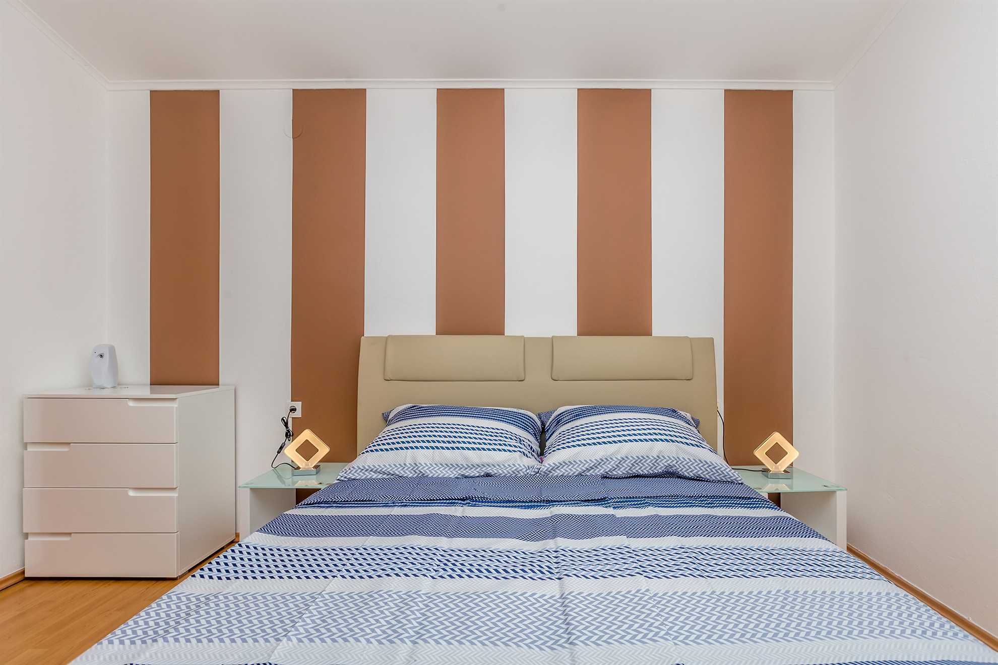 Apartment JENNY 1 with pool and sea view