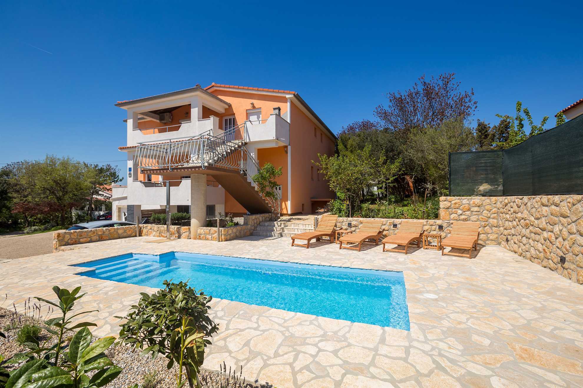 Appartamento JENNY 2 con piscina