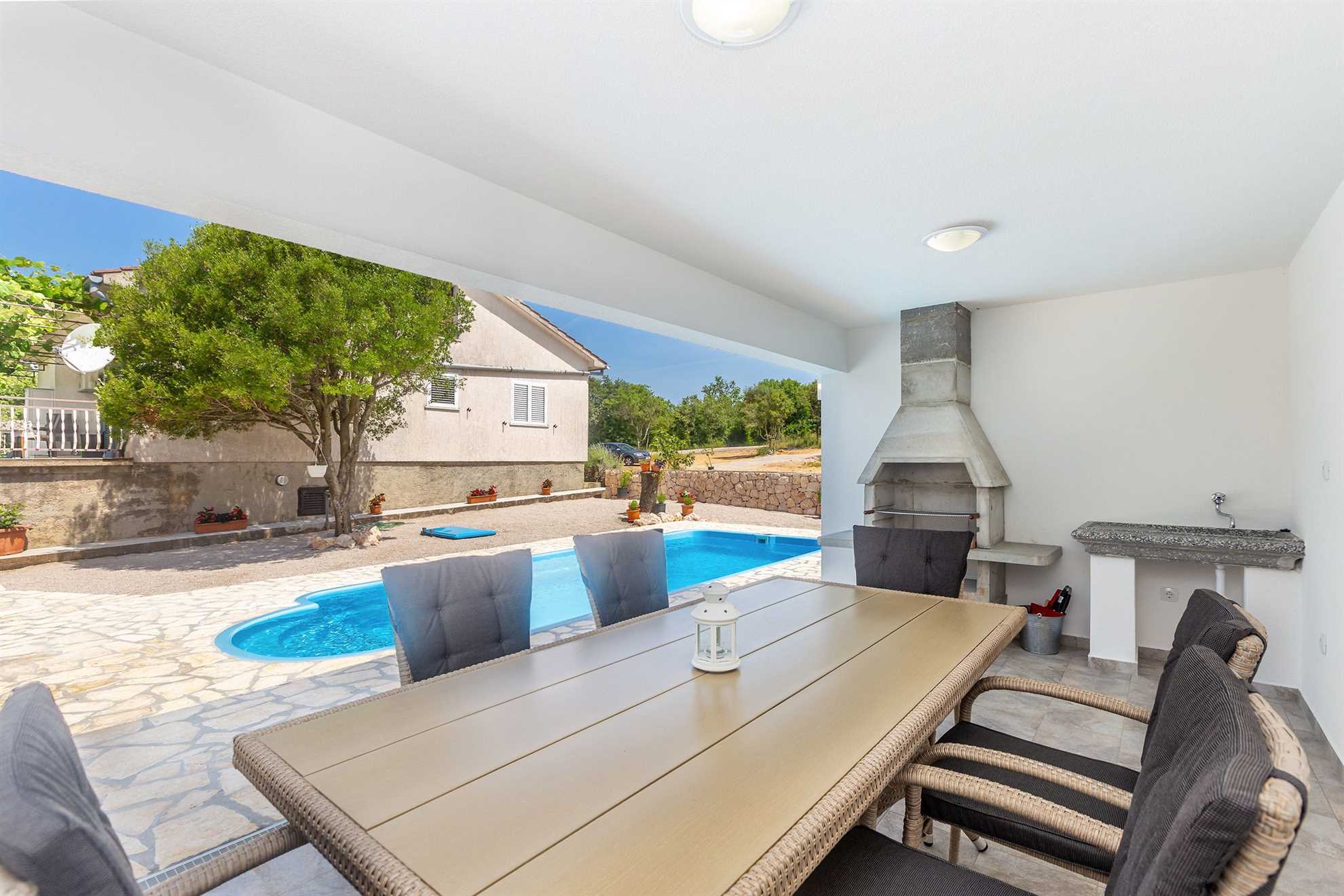 Apartman MARICA sa bazenom