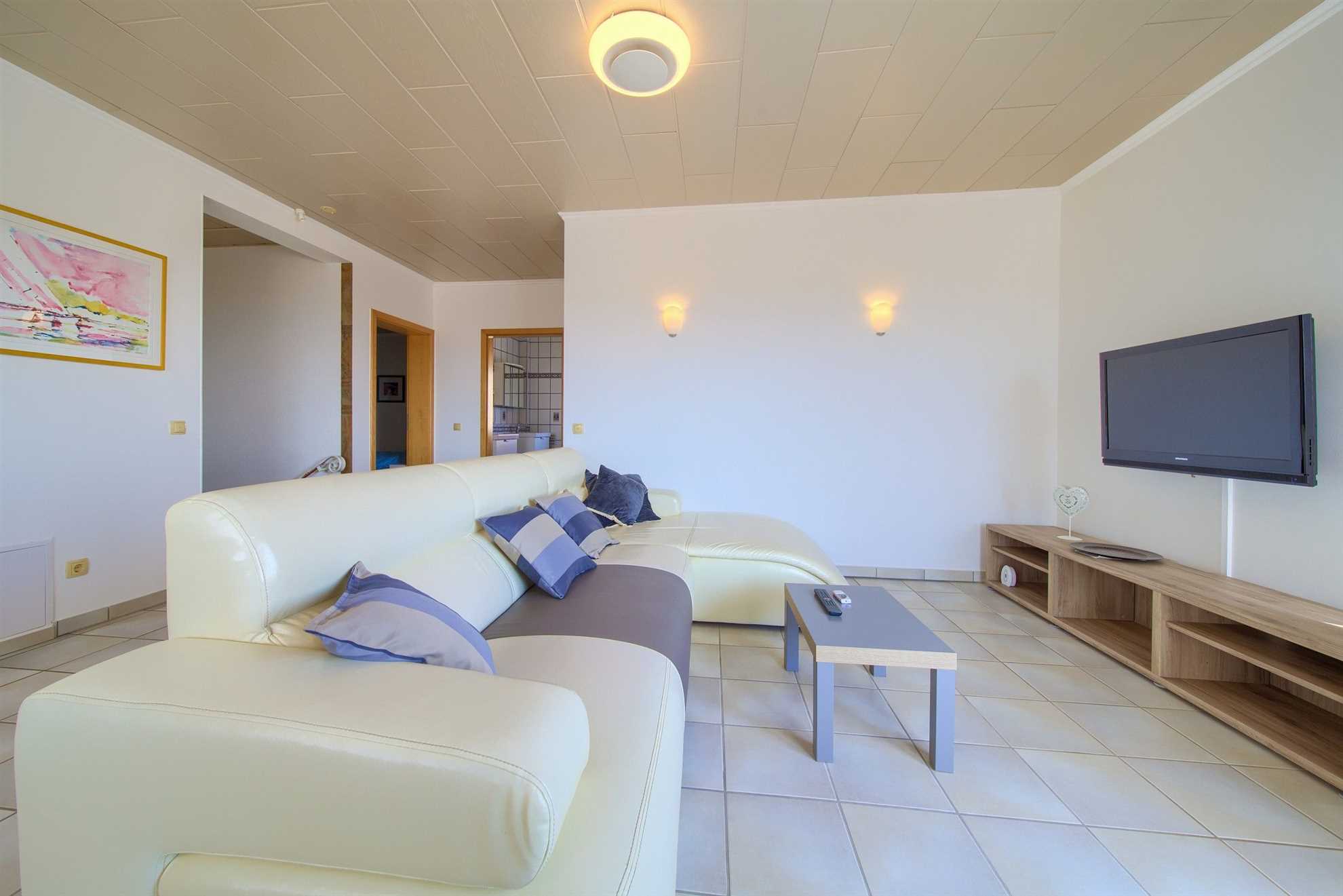 Ferienhaus NIKA mit Pool und Whirlpool