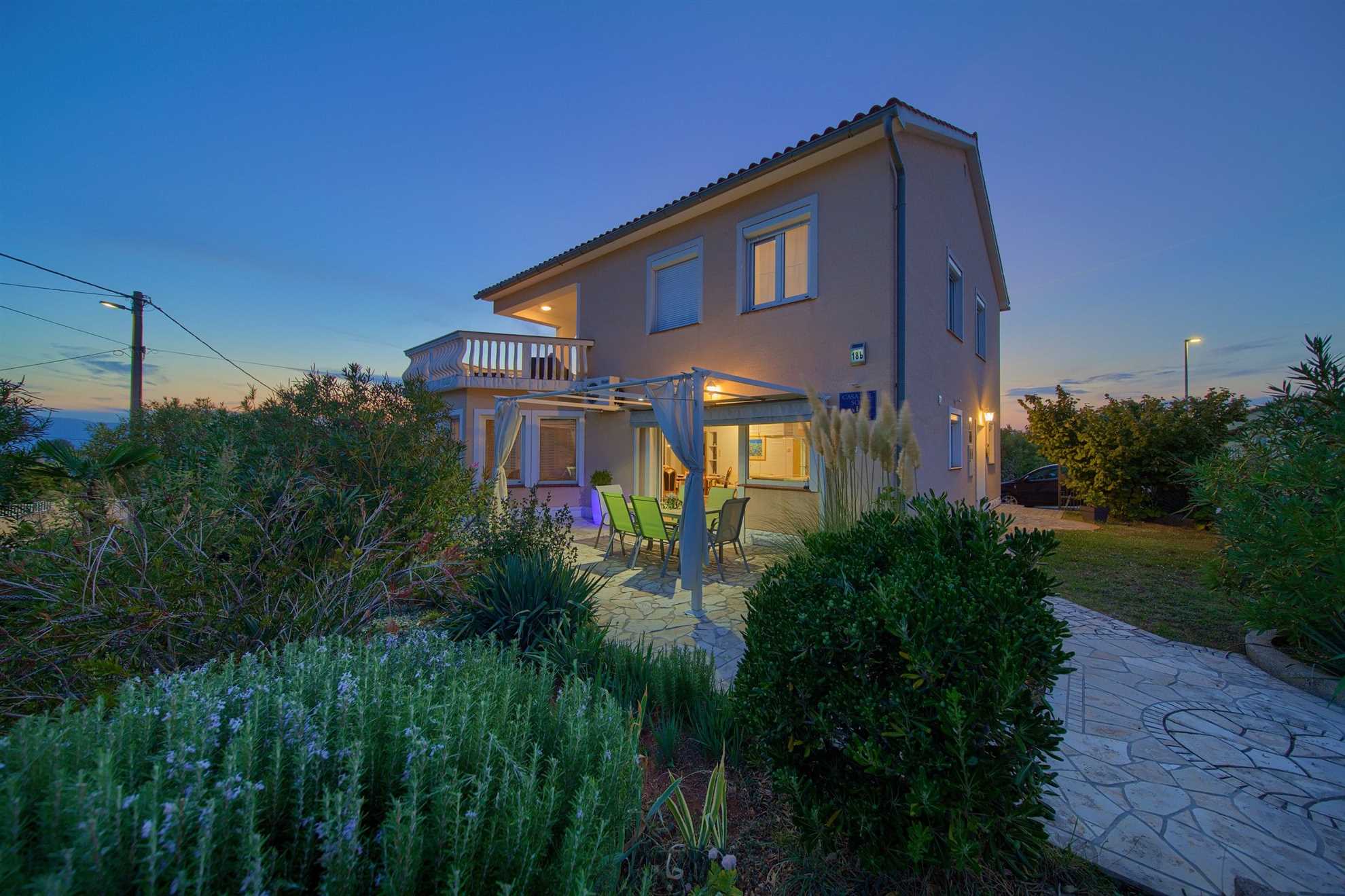 Ferienhaus NIKA mit Pool und Whirlpool