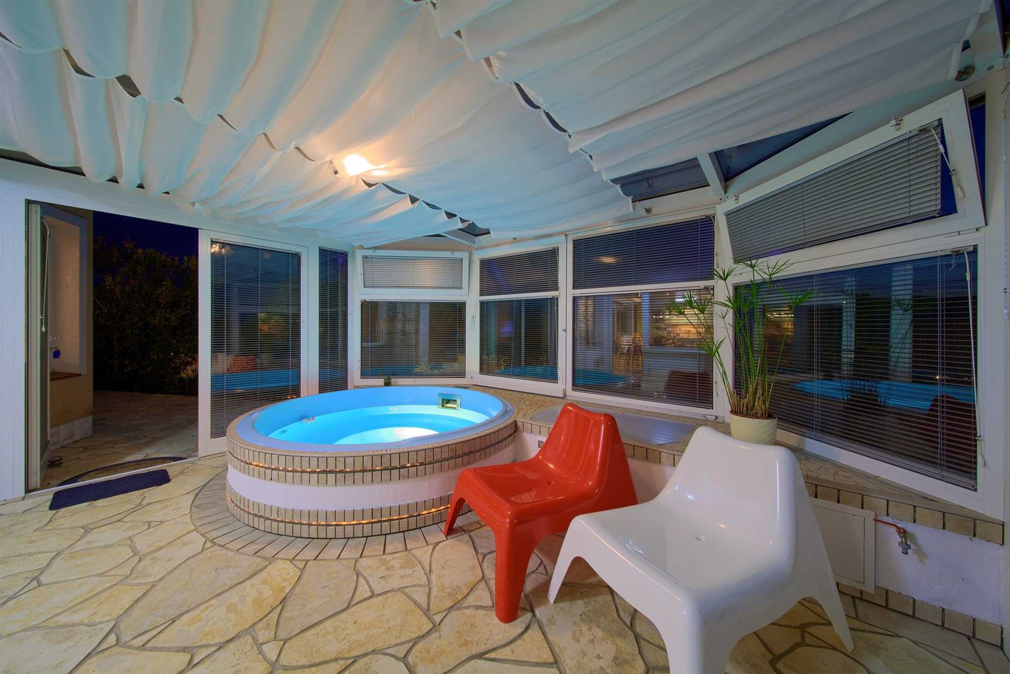 Ferienhaus NIKA mit Pool und Whirlpool