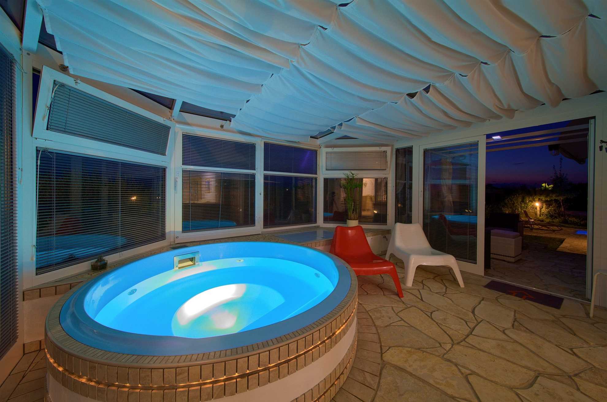 Ferienhaus NIKA mit Pool und Whirlpool