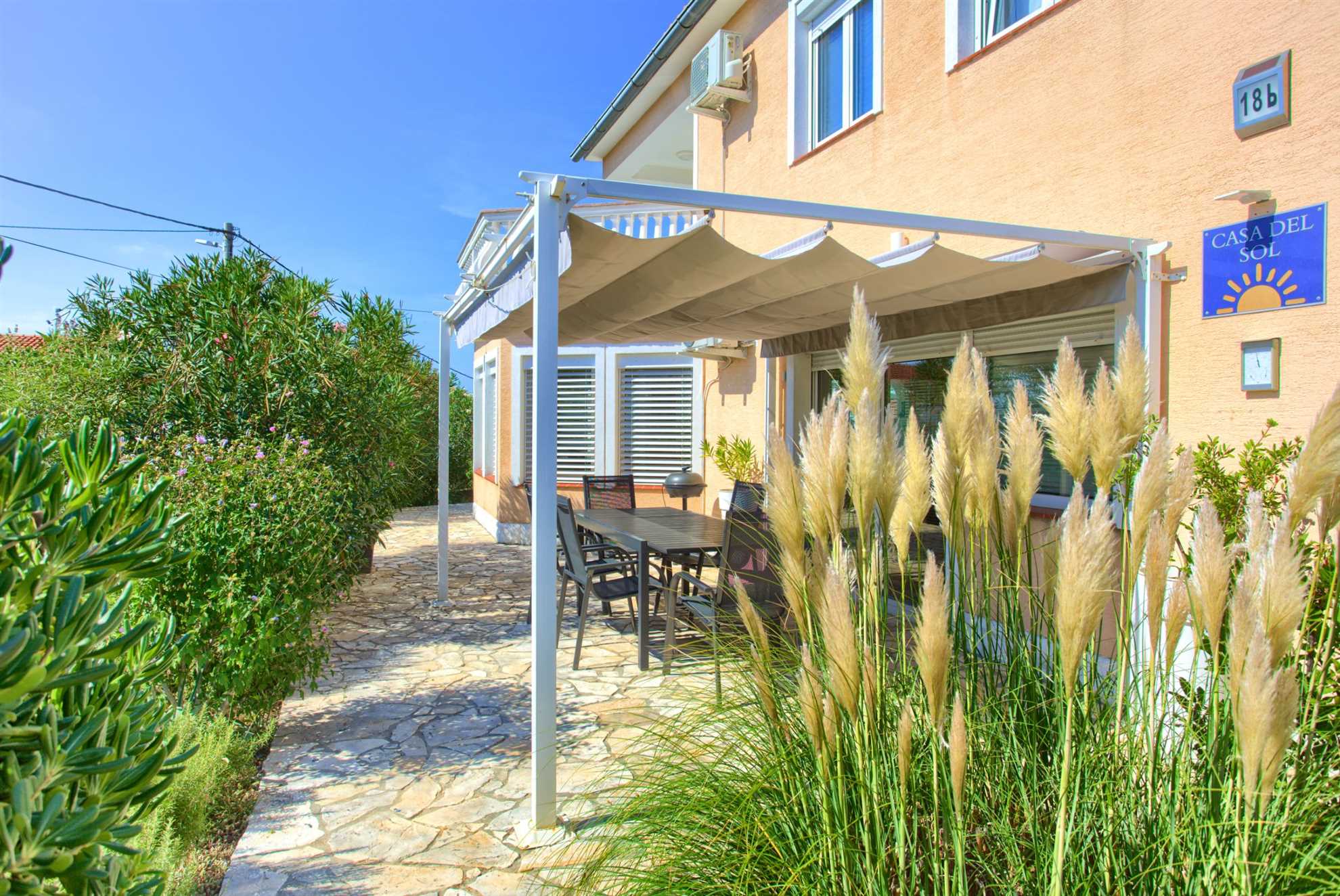 Ferienhaus NIKA mit Pool und Whirlpool