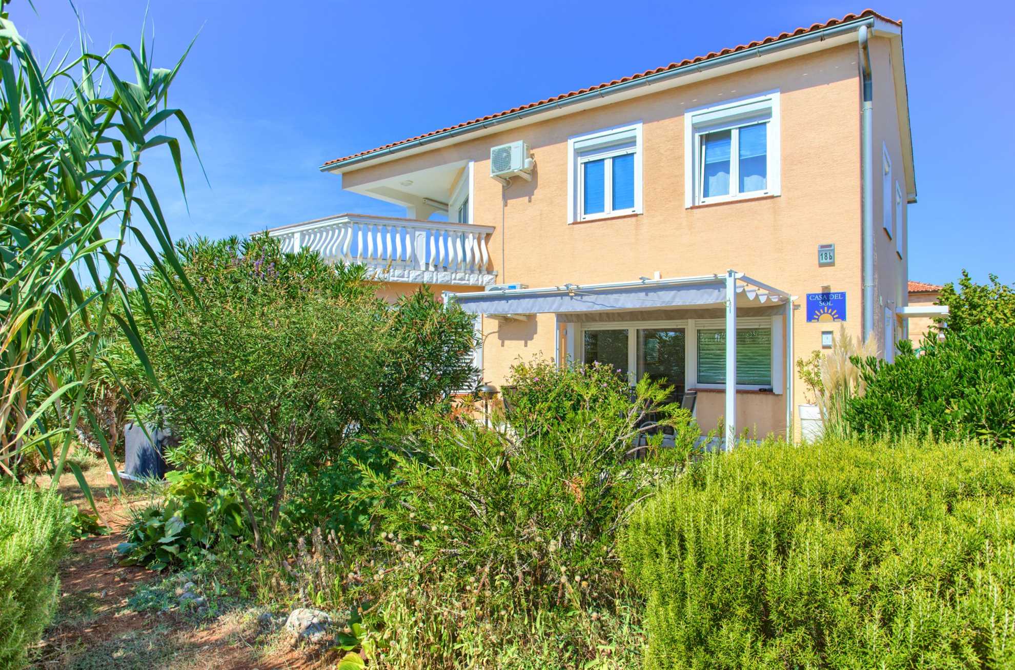 Ferienhaus NIKA mit Pool und Whirlpool