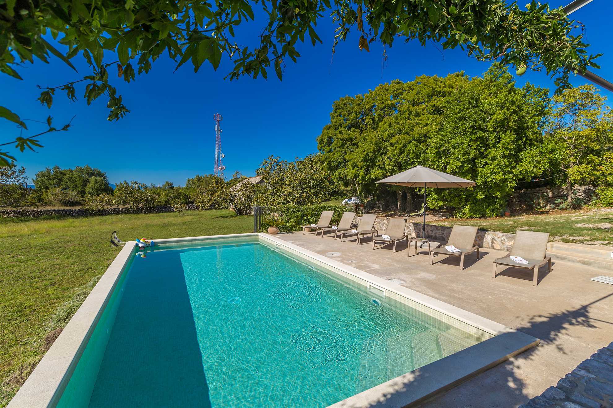 Ferienhaus TRSJA mit Swimmingpool