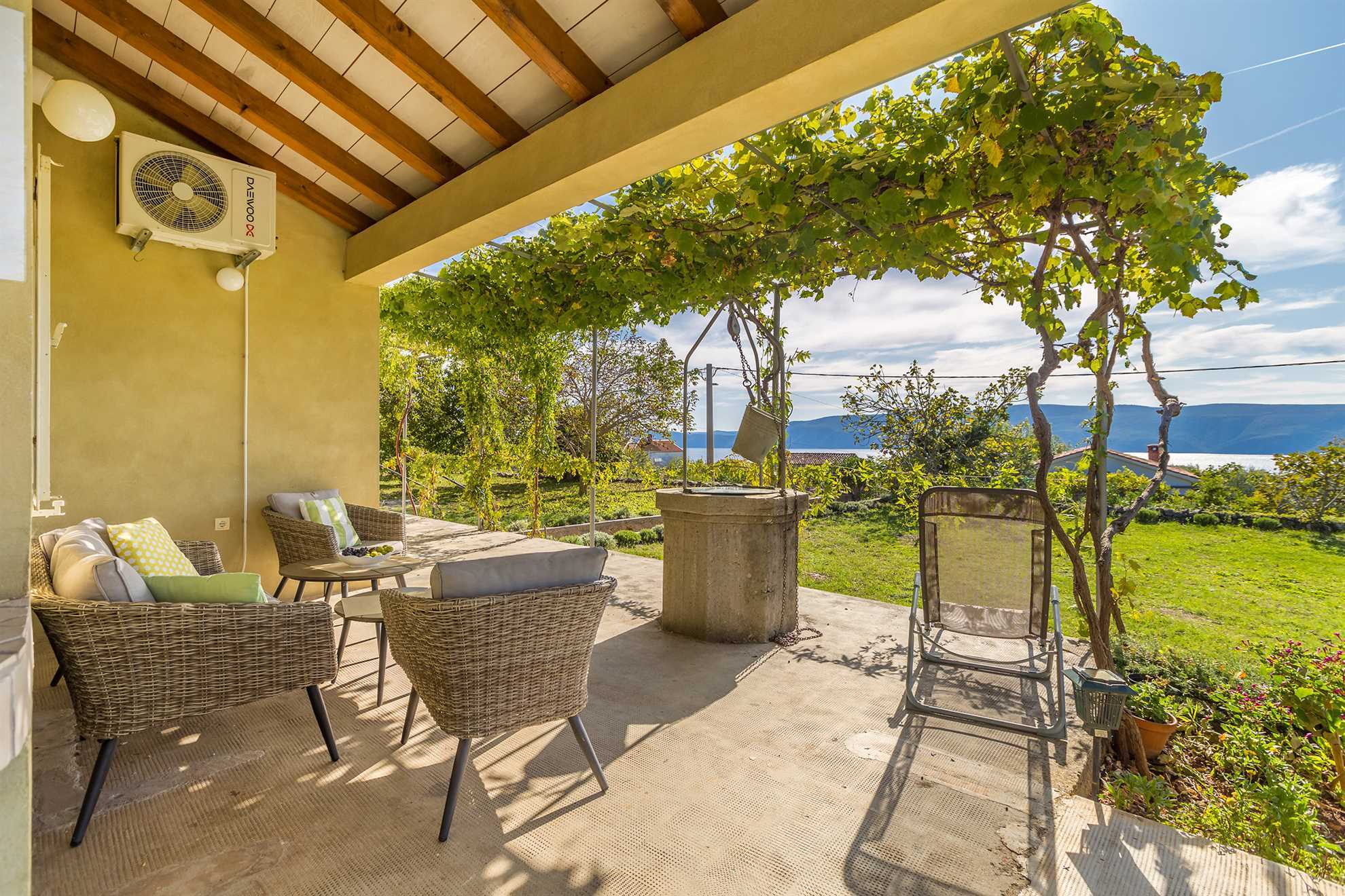 Ferienhaus TRSJA mit Swimmingpool