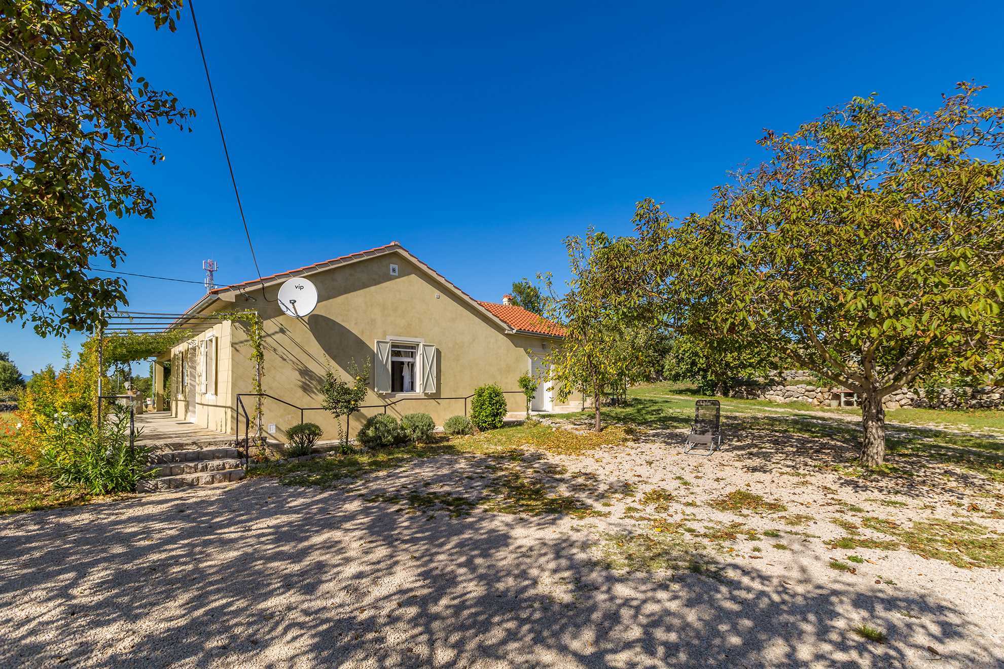 Ferienhaus TRSJA mit Swimmingpool