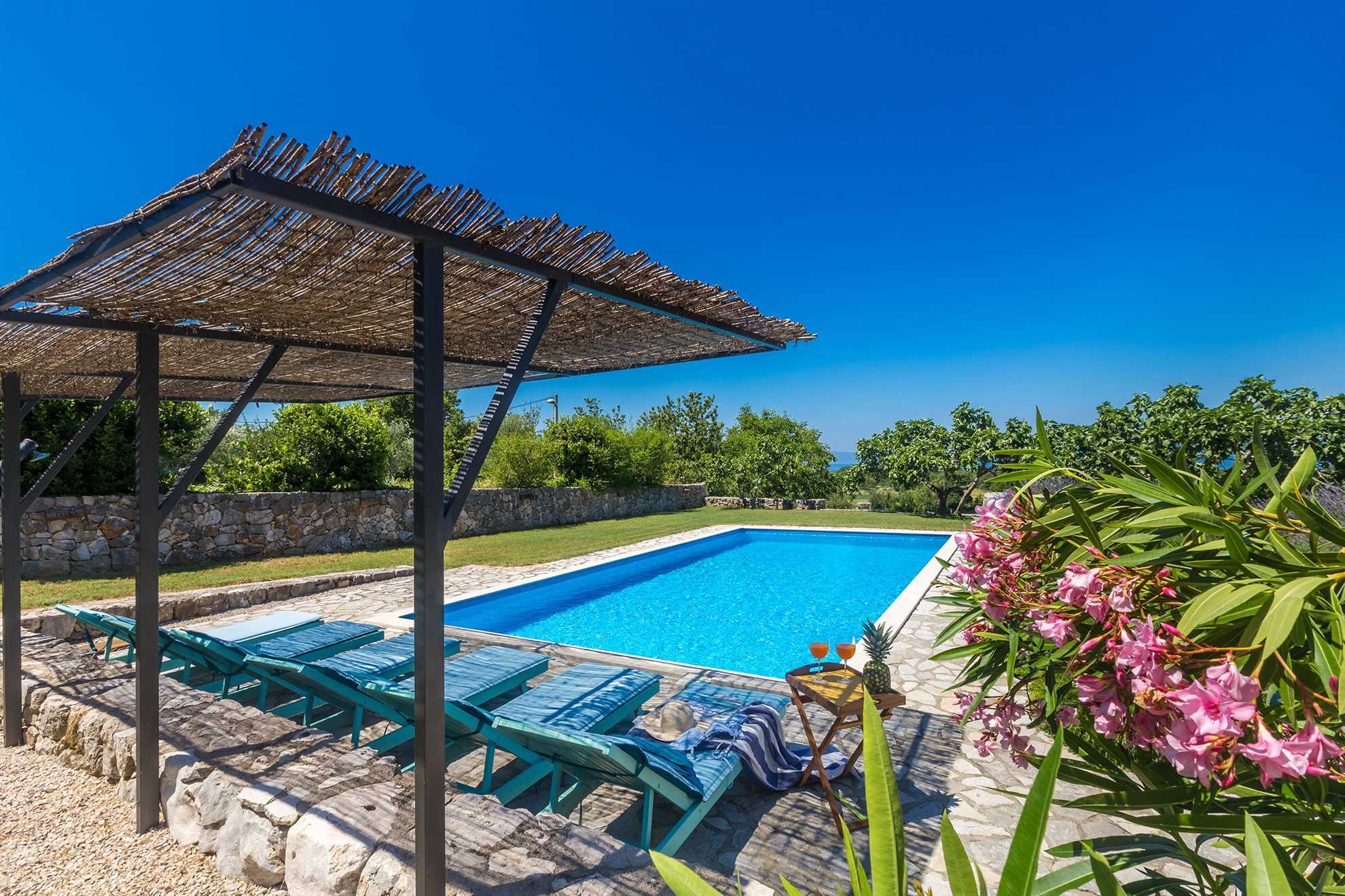 Kuća za odmor DAJANA sa mediteranskim vrtom