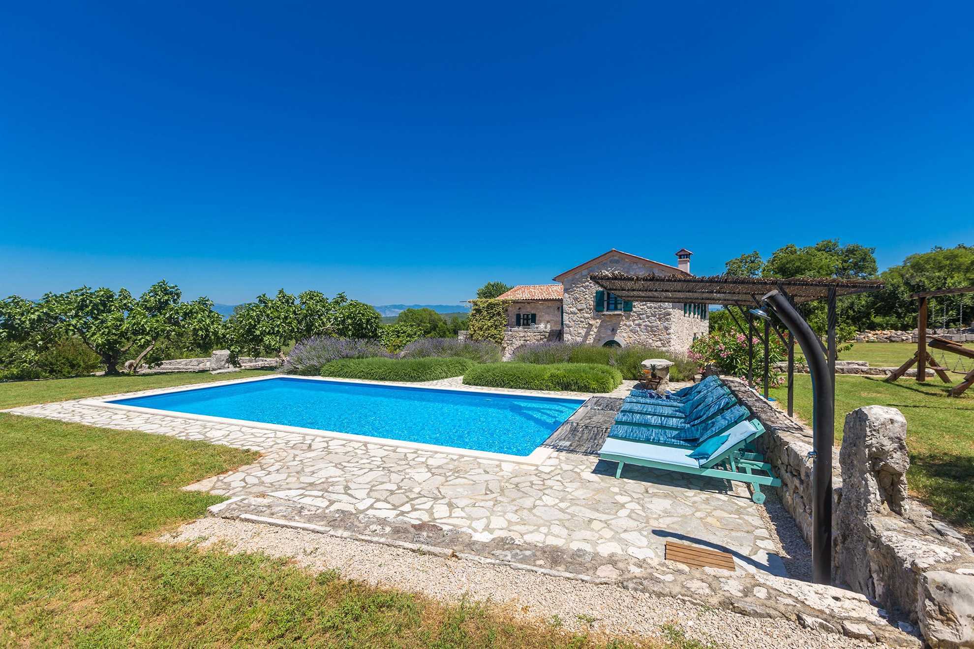 Kuća za odmor DAJANA sa mediteranskim vrtom