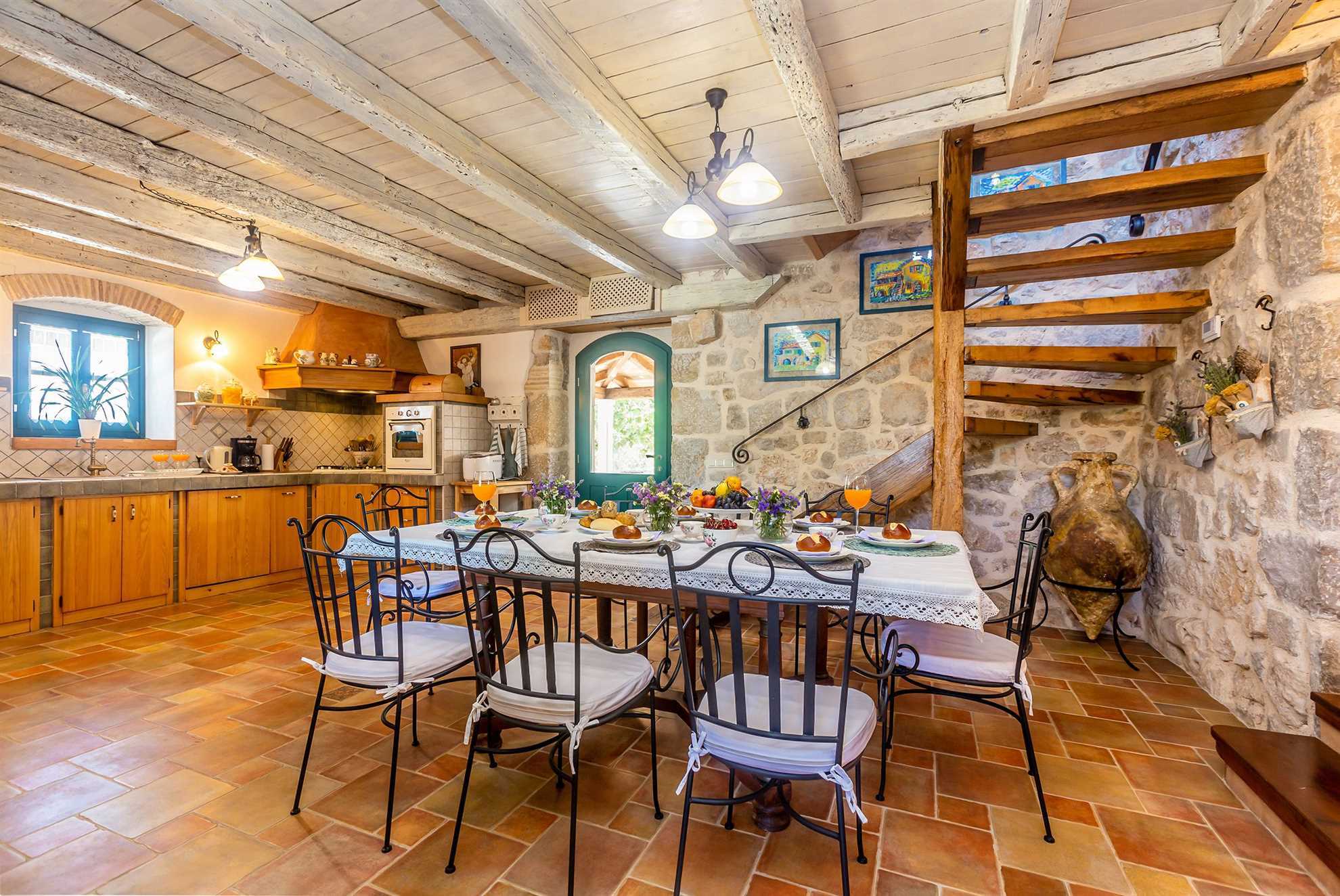 Kuća za odmor DAJANA sa mediteranskim vrtom