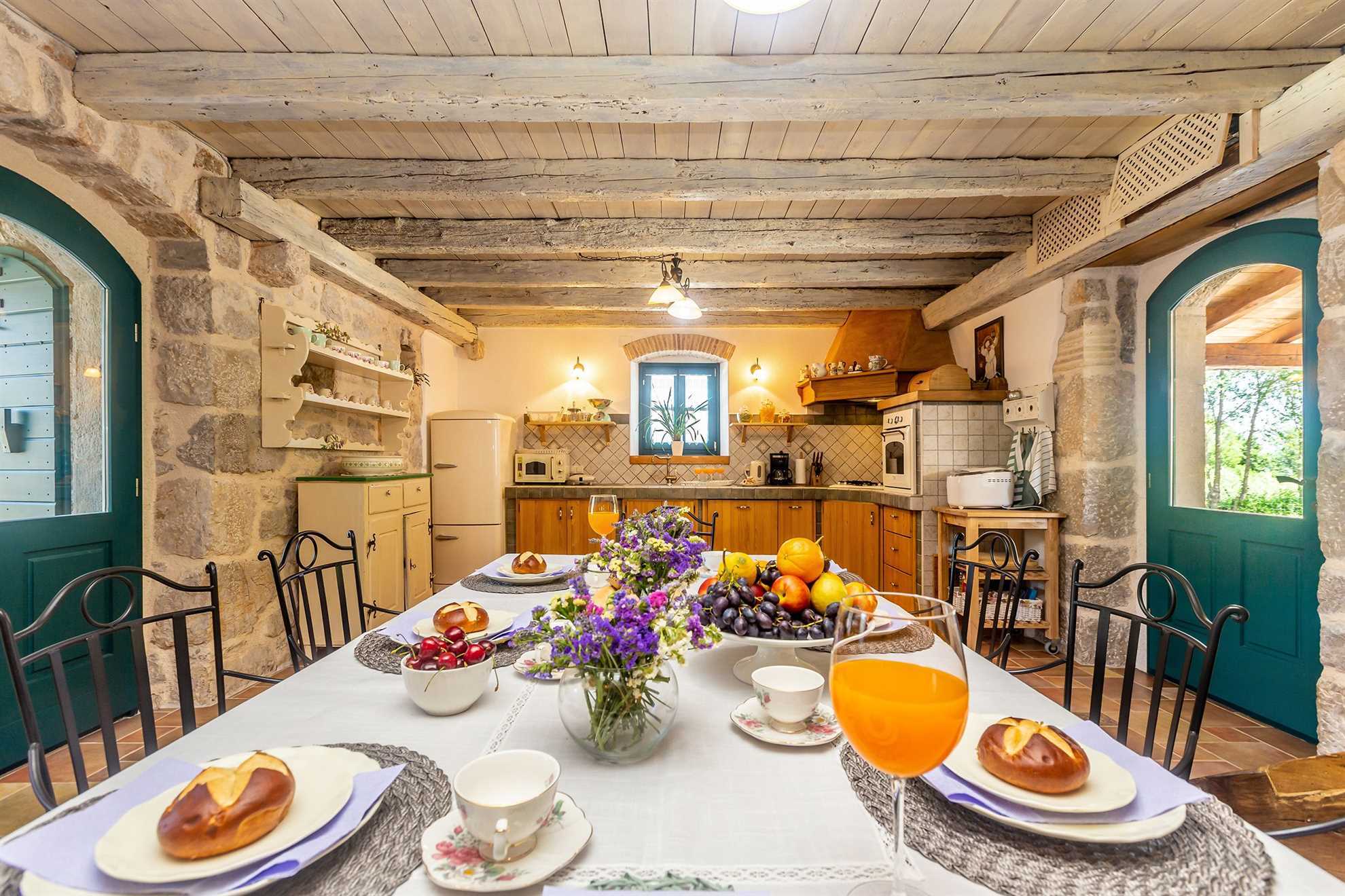 Kuća za odmor DAJANA sa mediteranskim vrtom