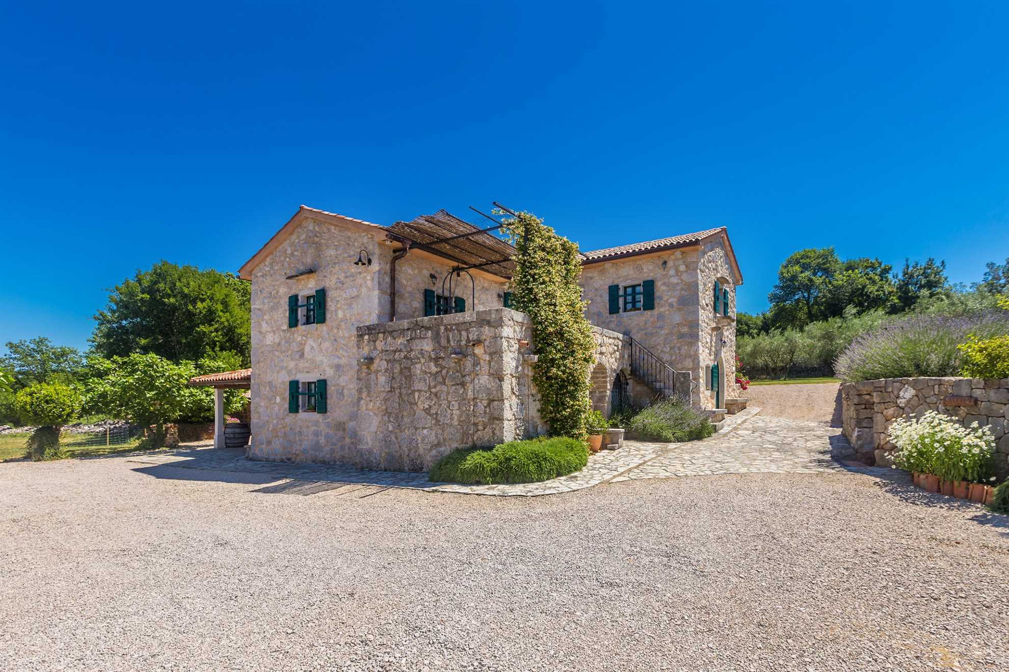 Kuća za odmor DAJANA sa mediteranskim vrtom