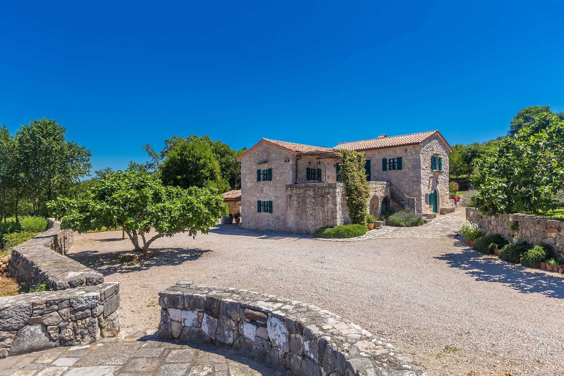 Kuća za odmor DAJANA sa mediteranskim vrtom