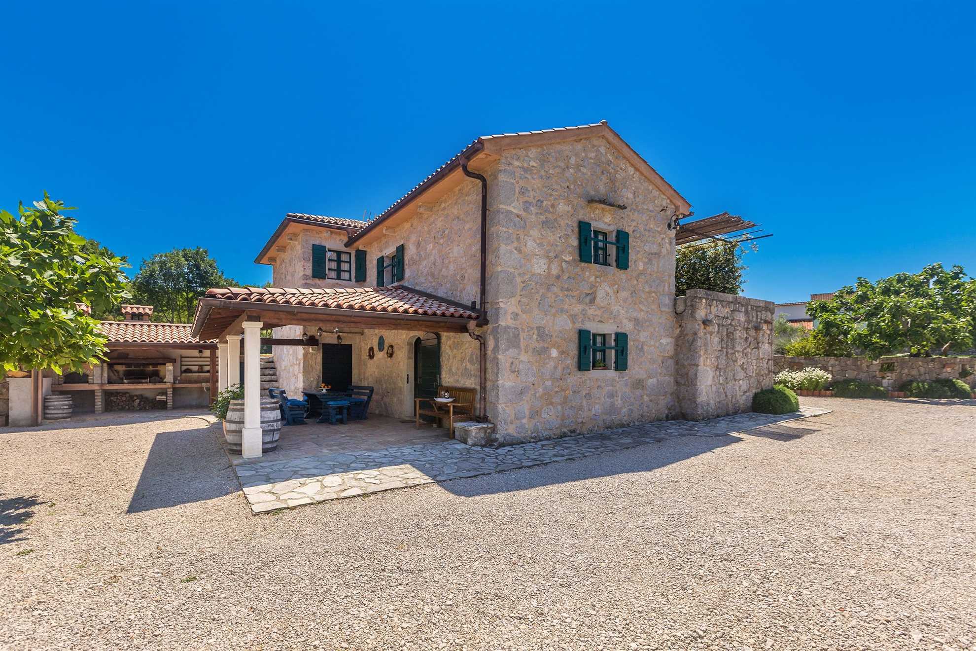 Kuća za odmor DAJANA sa mediteranskim vrtom