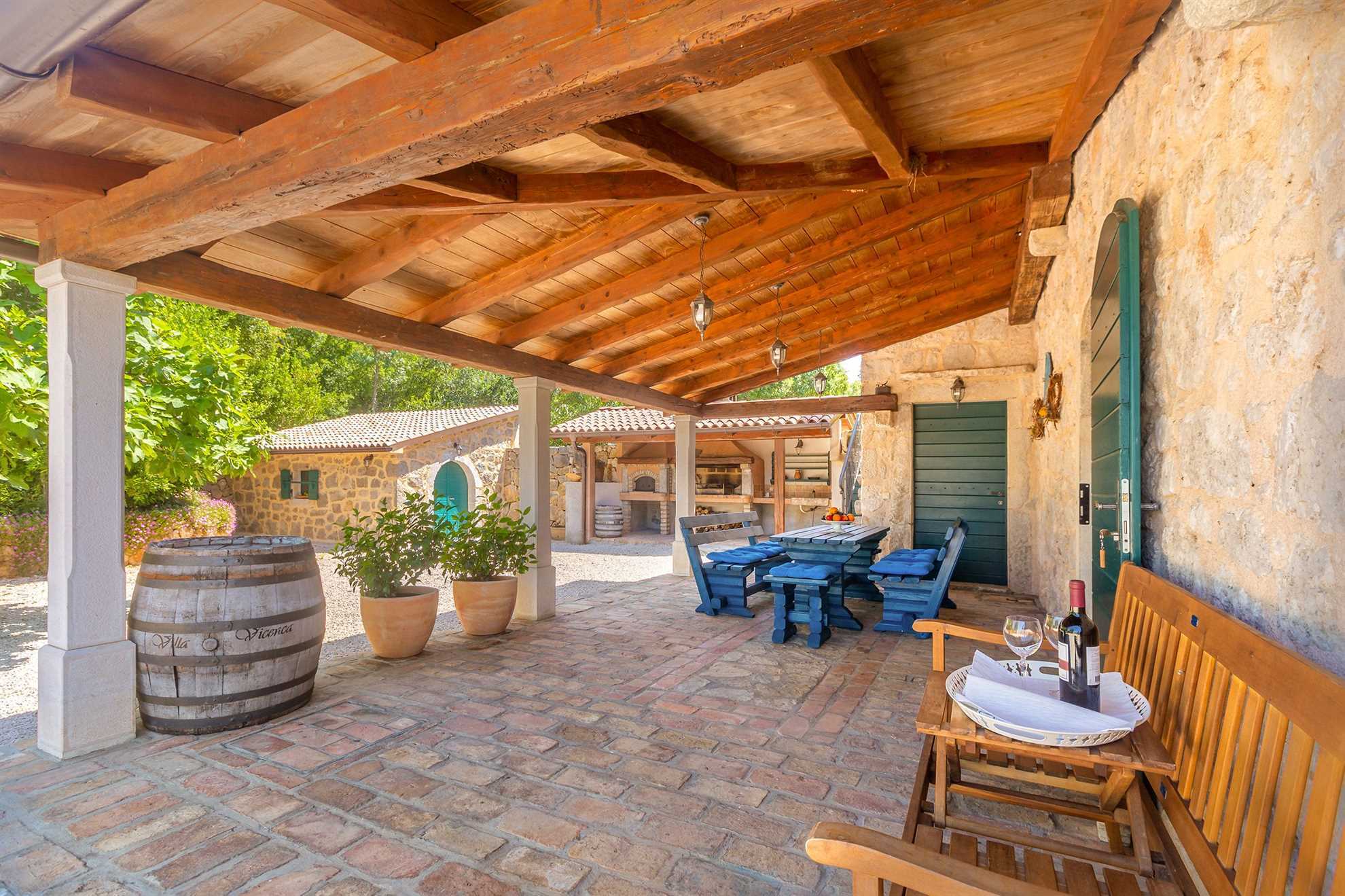 Kuća za odmor DAJANA sa mediteranskim vrtom