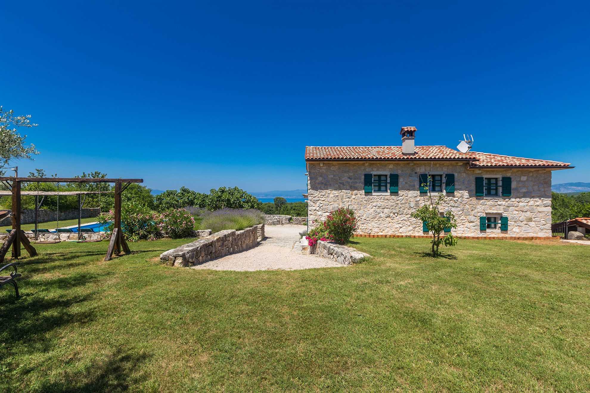 Kuća za odmor DAJANA sa mediteranskim vrtom