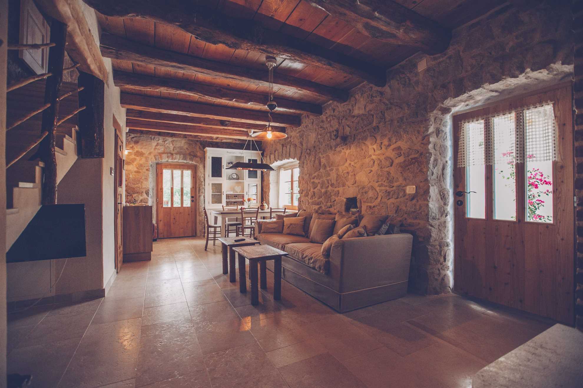 Luksuzna Villa DELUXE sa bazenom i saunom