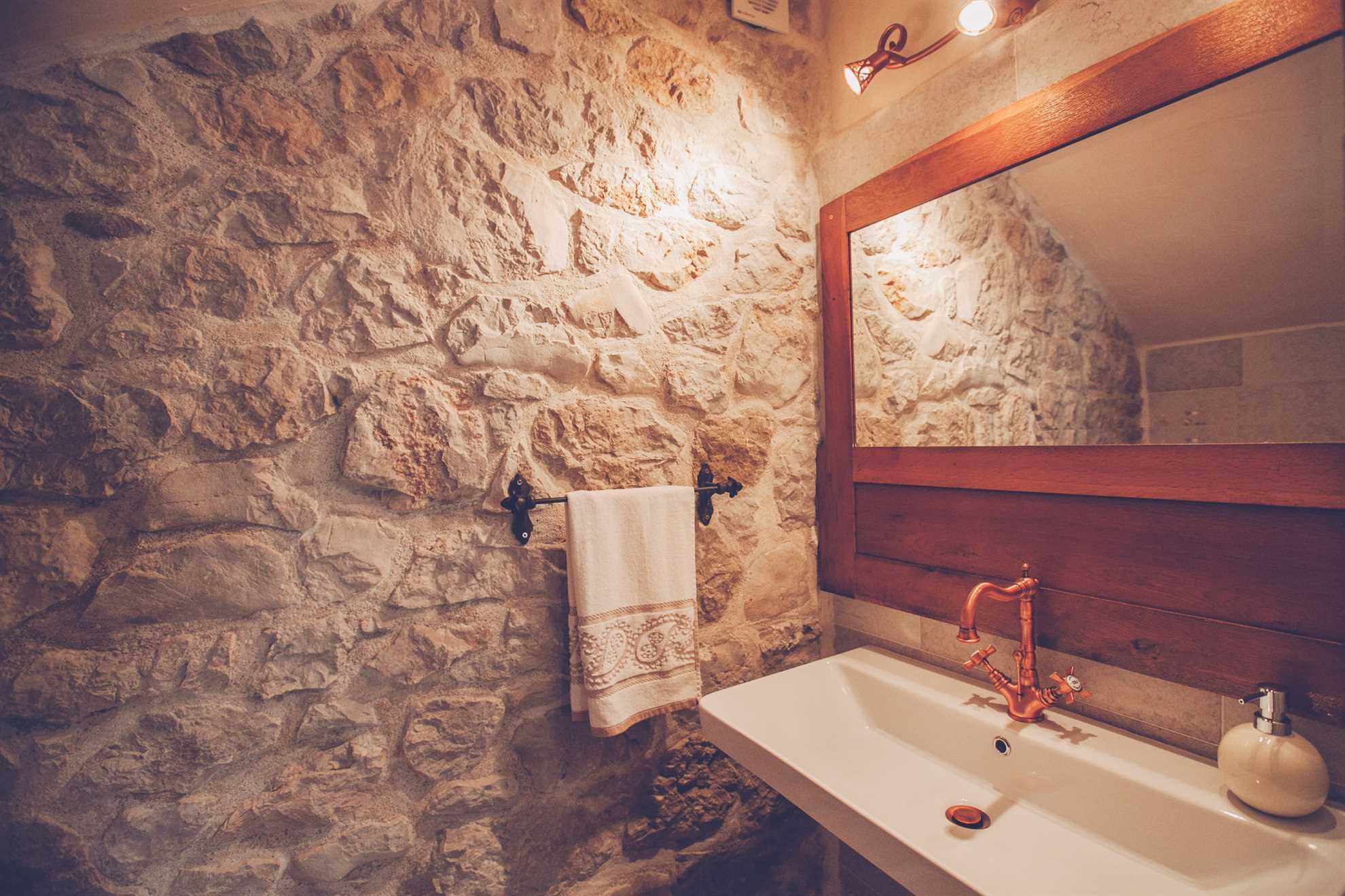 Luksuzna Villa DELUXE sa bazenom i saunom