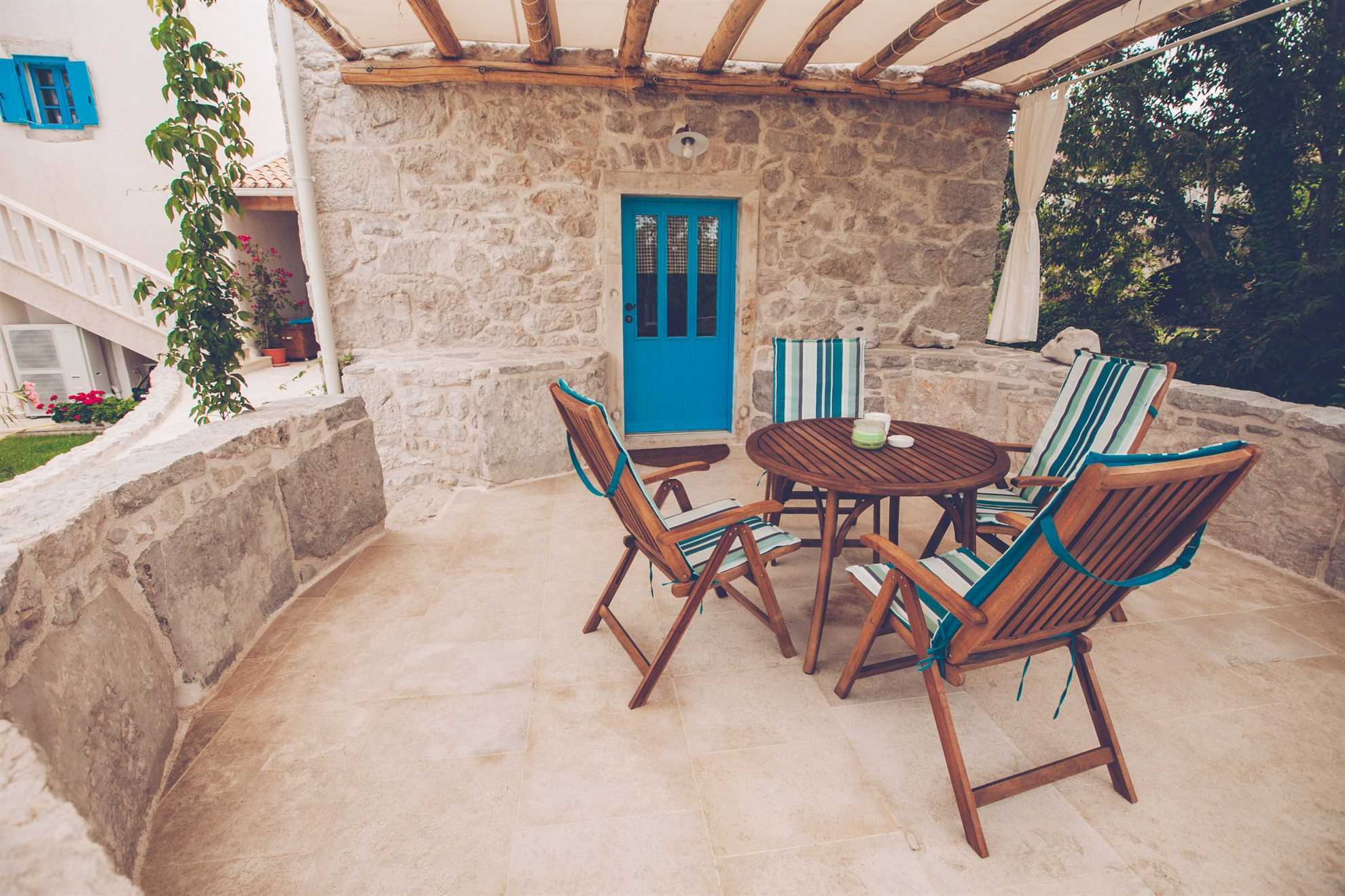 Luksuzna Villa DELUXE sa bazenom i saunom