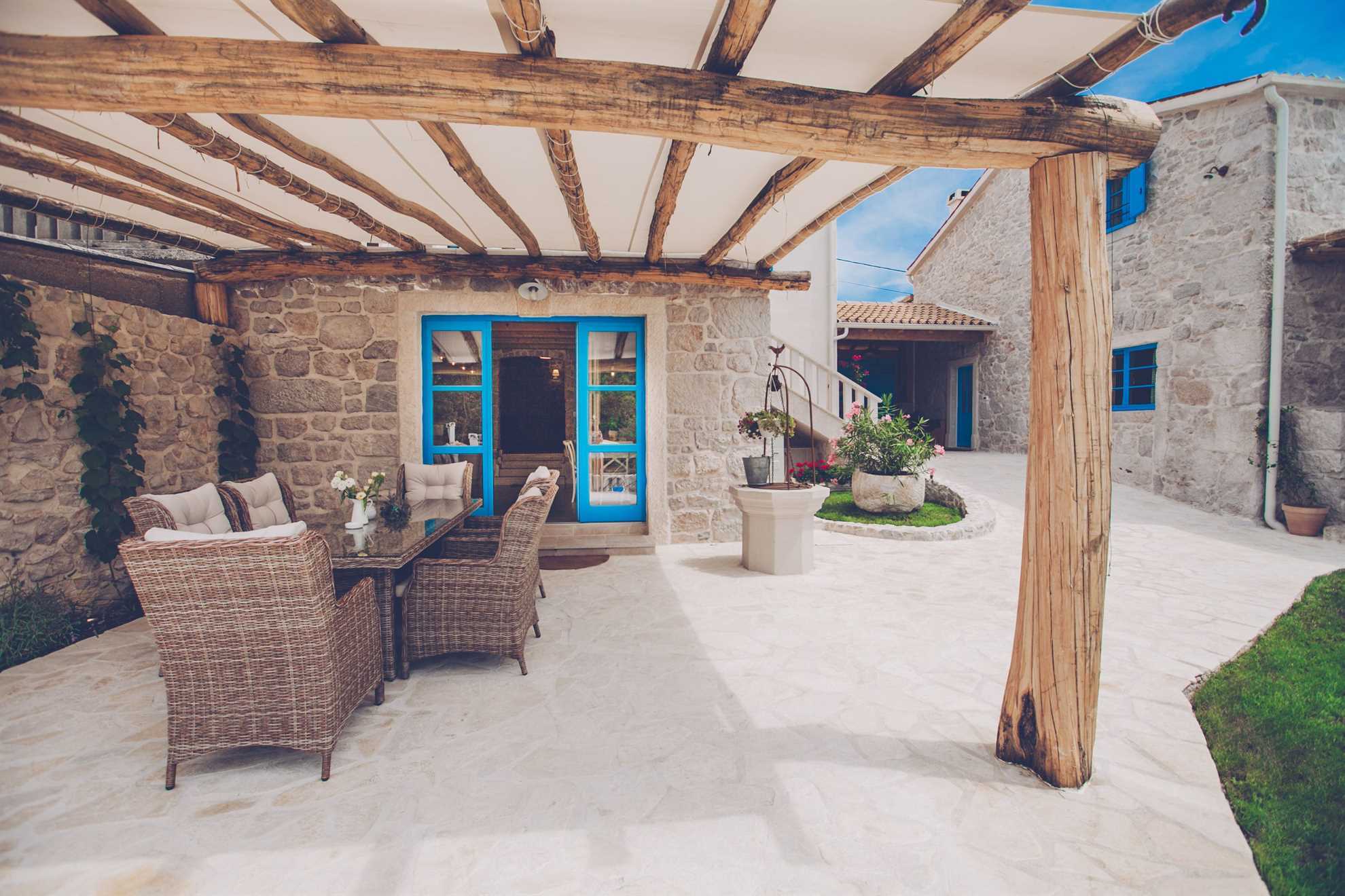 Luksuzna Villa DELUXE sa bazenom i saunom