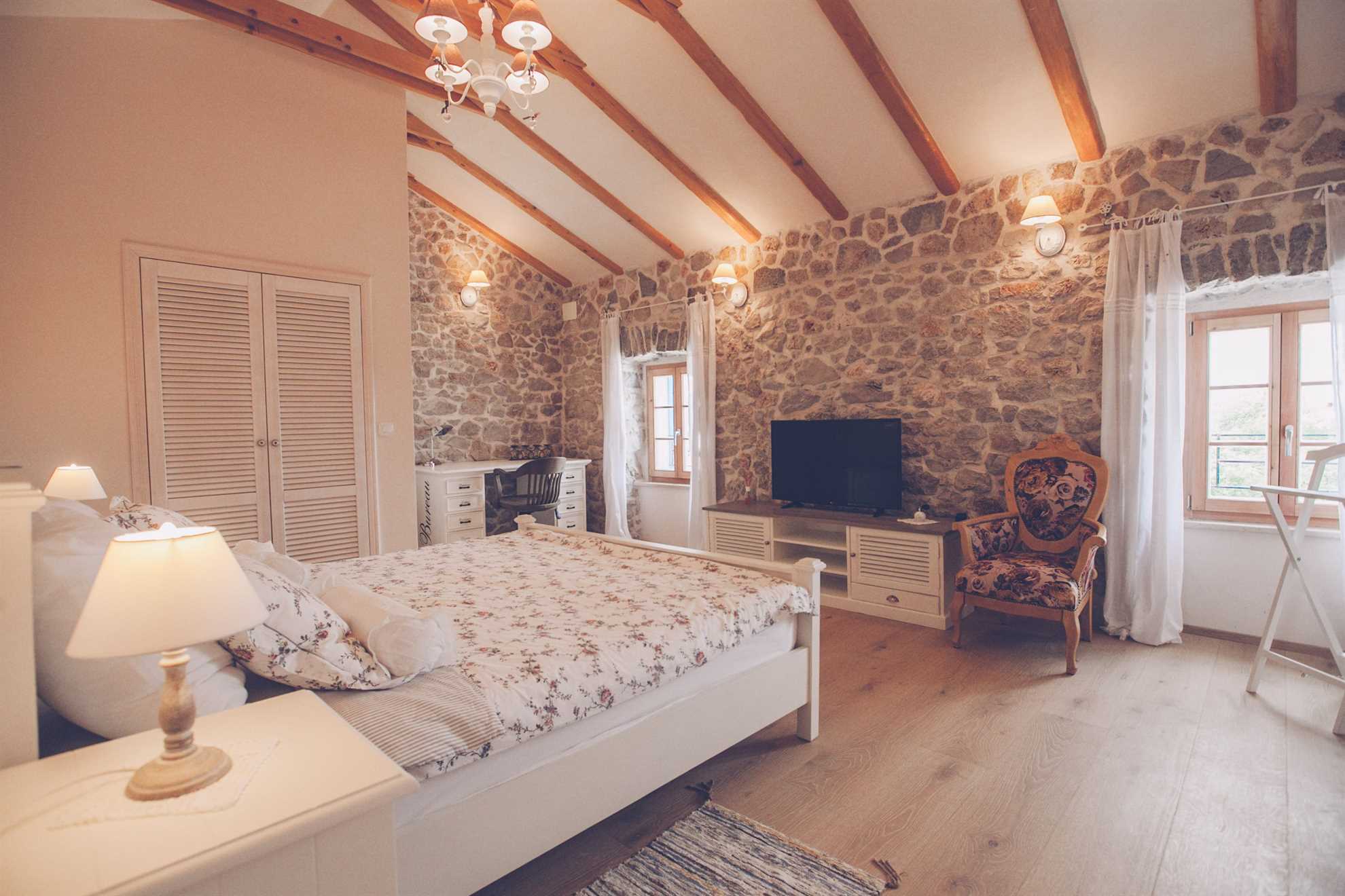 Luksuzna Villa DELUXE sa bazenom i saunom