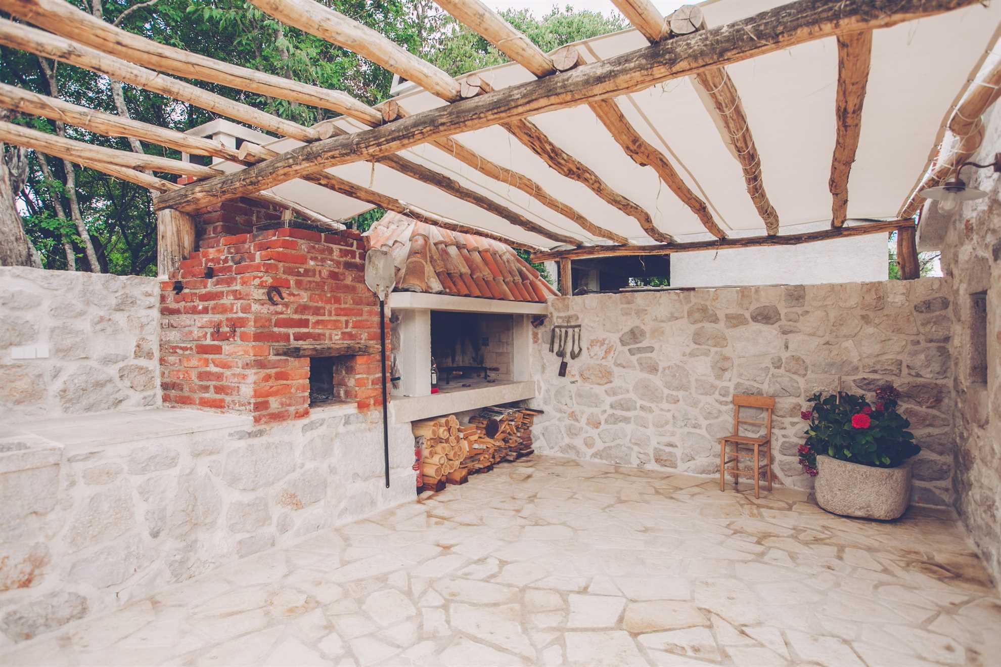 Luksuzna Villa DELUXE sa bazenom i saunom