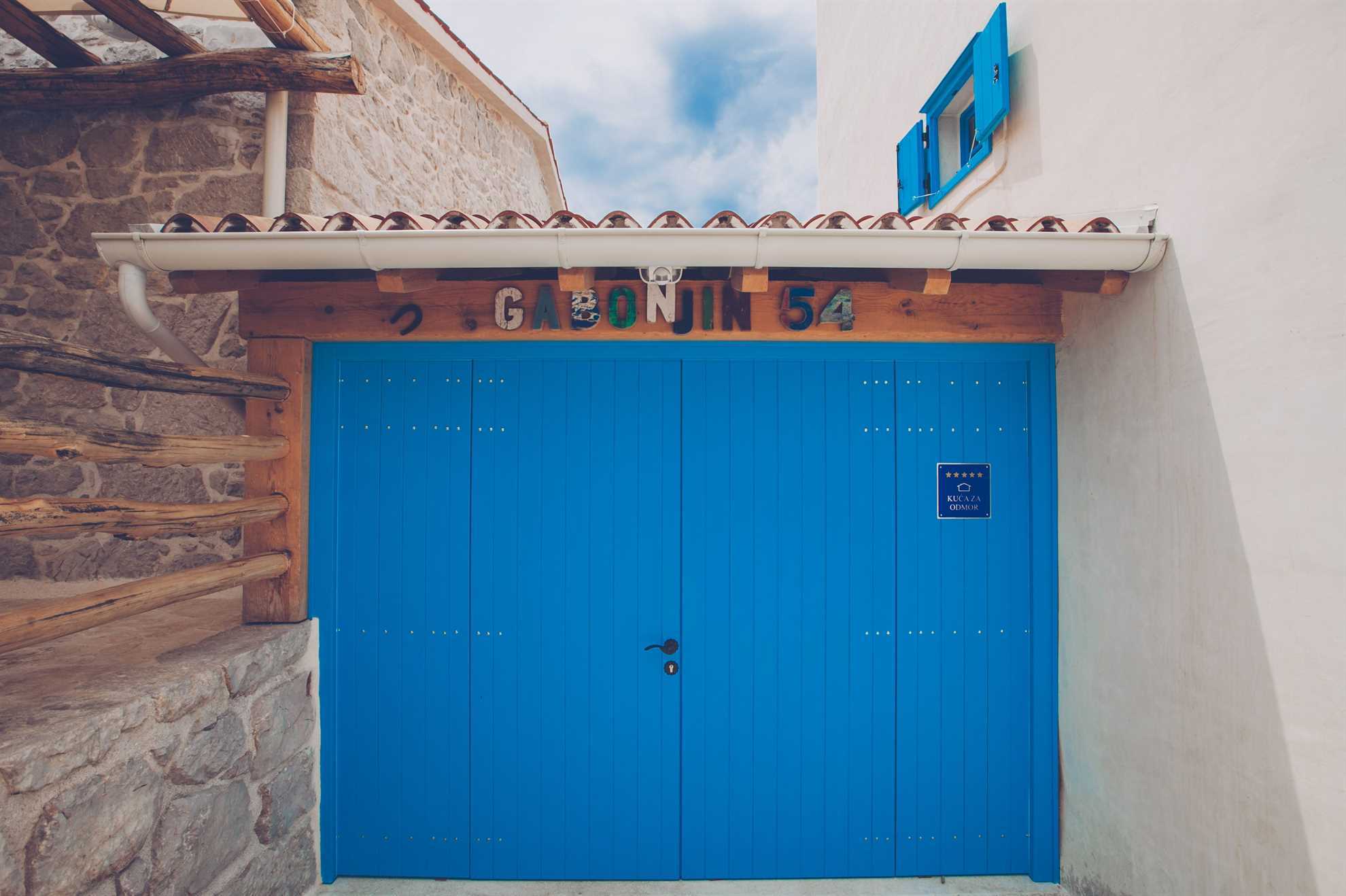 Luksuzna Villa DELUXE sa bazenom i saunom