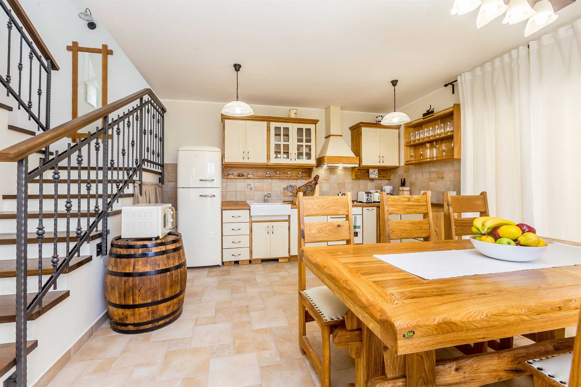 Atraktivna kuća za odmor MARE s bazenom i jacuzzijem