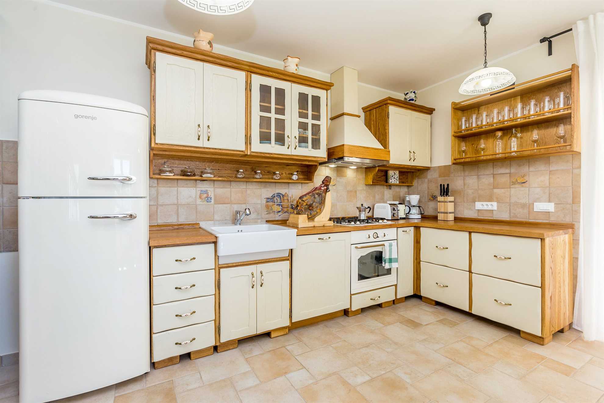 Atraktivna kuća za odmor MARE s bazenom i jacuzzijem