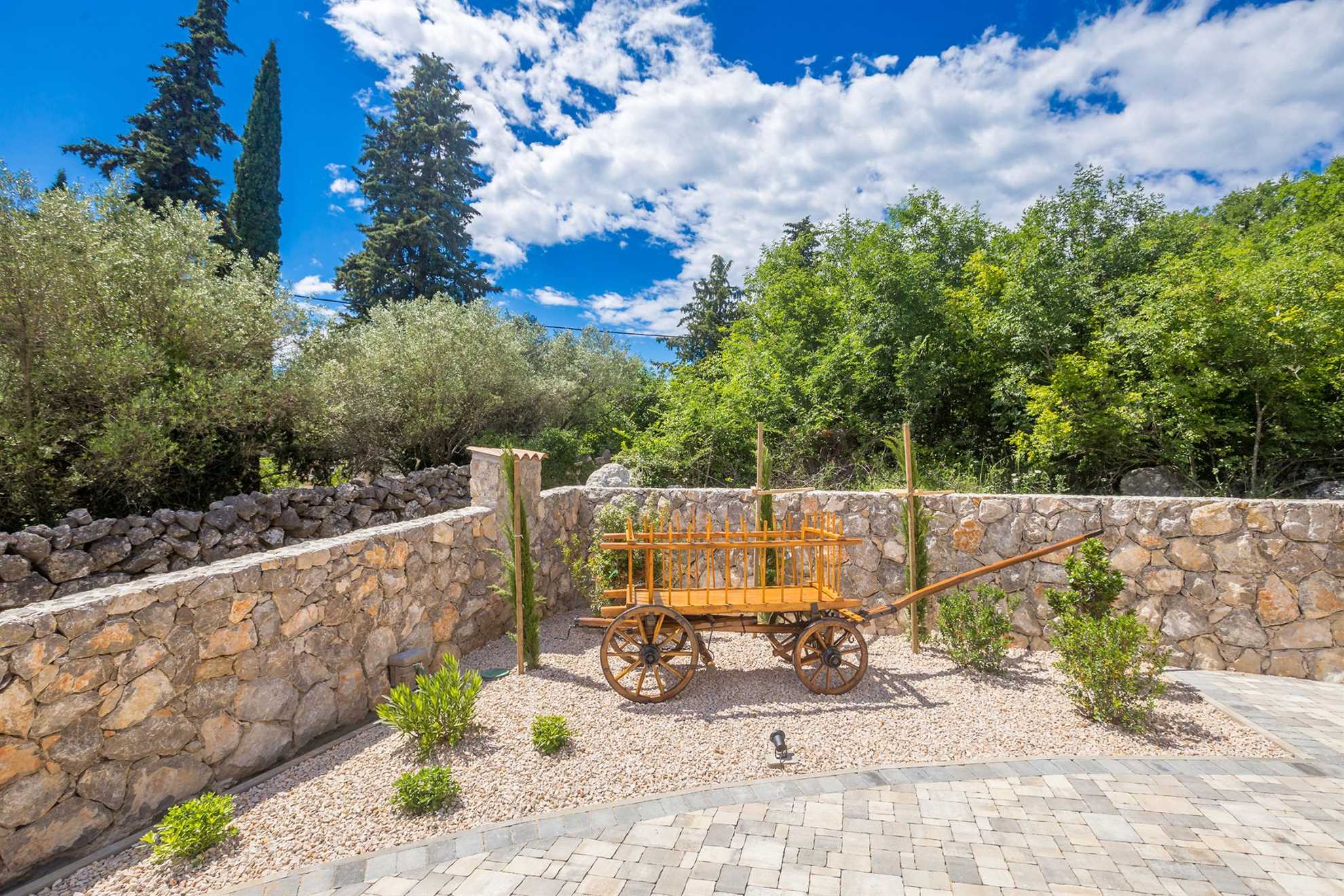 Atraktivna kuća za odmor MARE s bazenom i jacuzzijem
