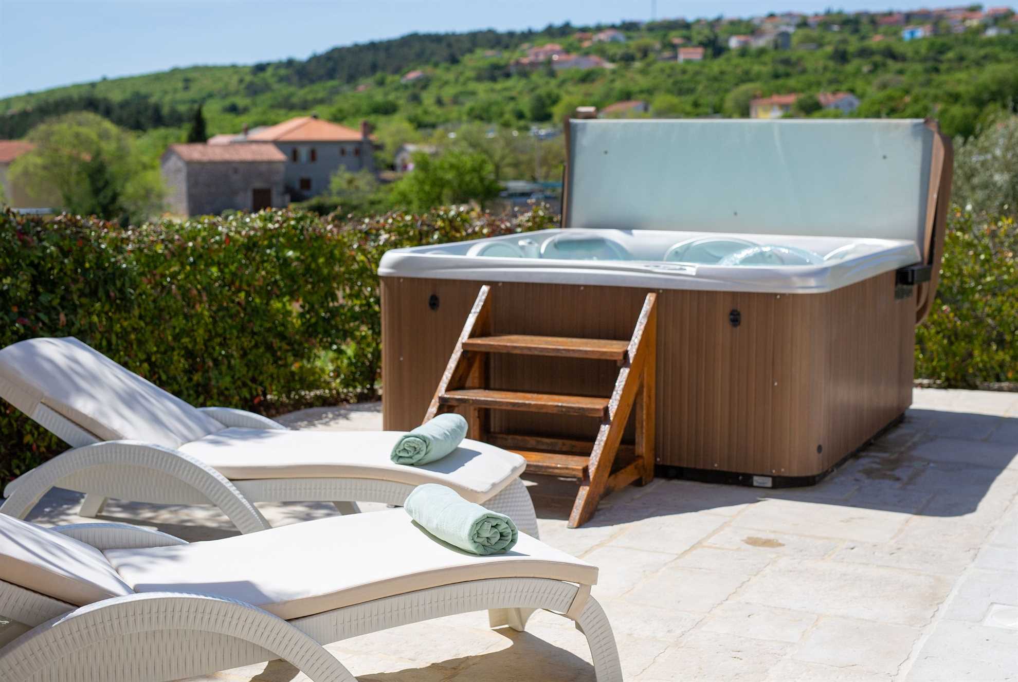 Atraktivna kuća za odmor MARE s bazenom i jacuzzijem