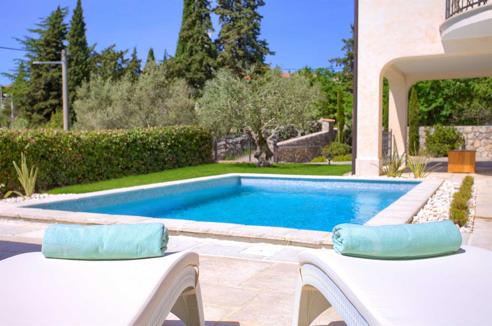 Atraktivna kuća za odmor MARE s bazenom i jacuzzijem