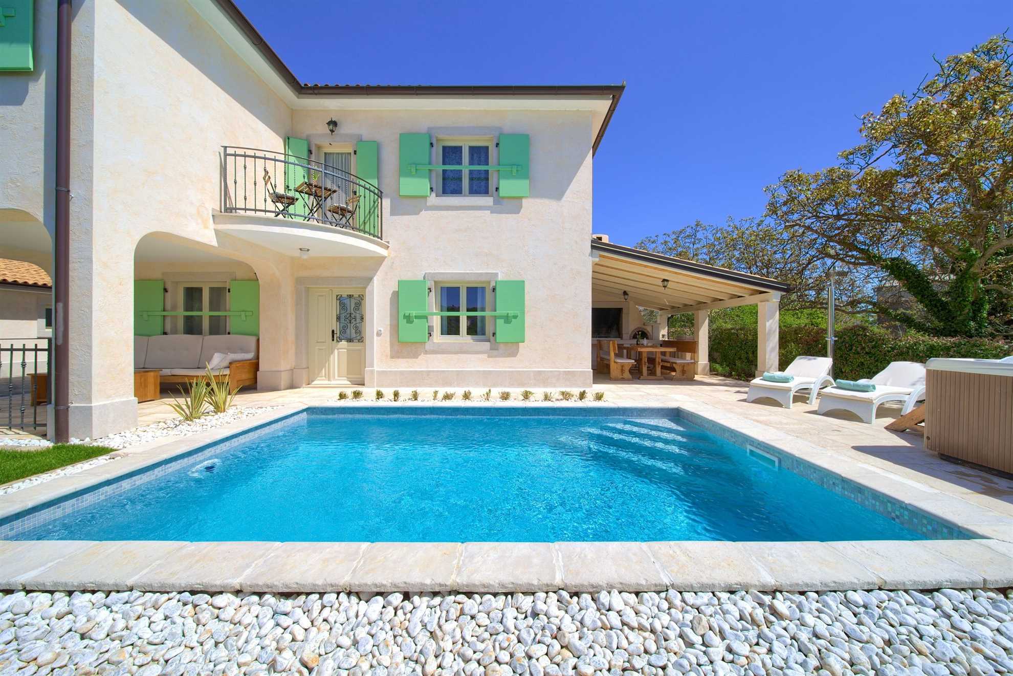 Atraktivna kuća za odmor MARE s bazenom i jacuzzijem